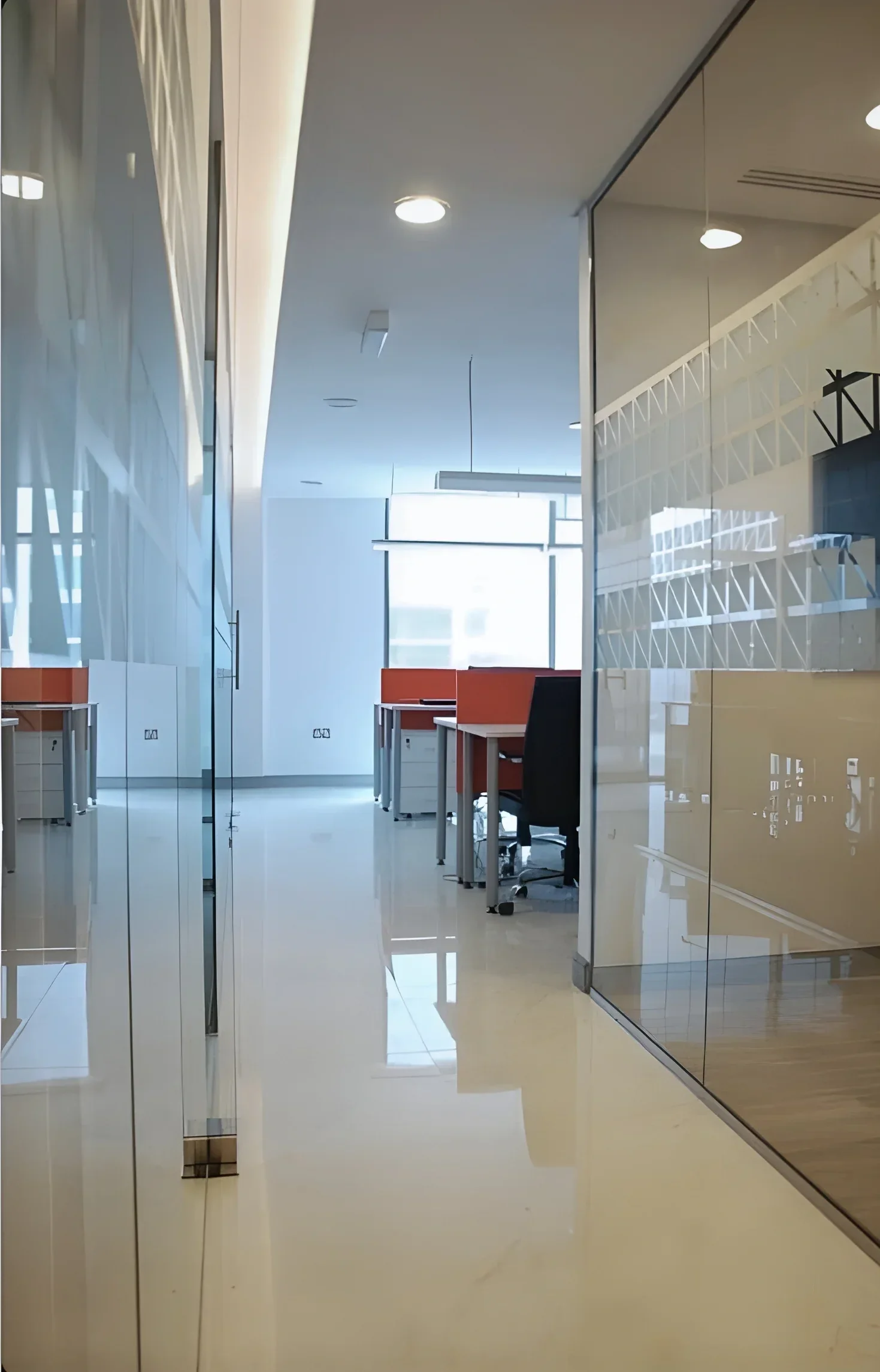 modern-real-estate-office-workspace-design-dubai.webp