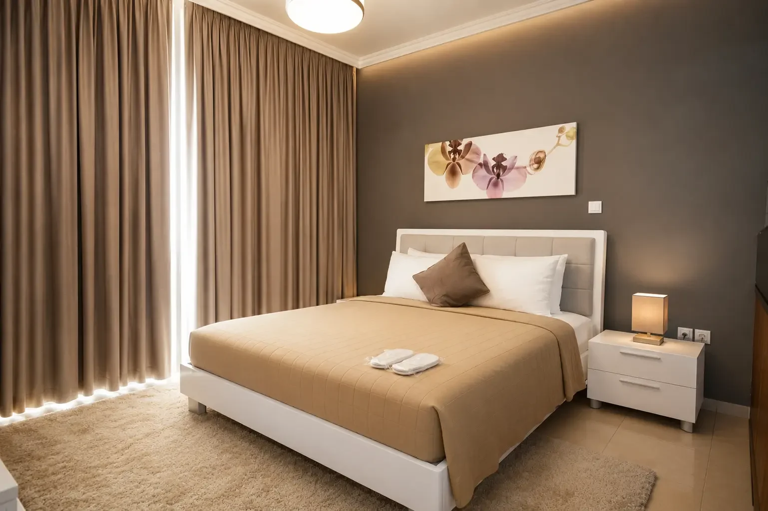 modern-dubai-studio-apartment-short-term-rental-bedroom