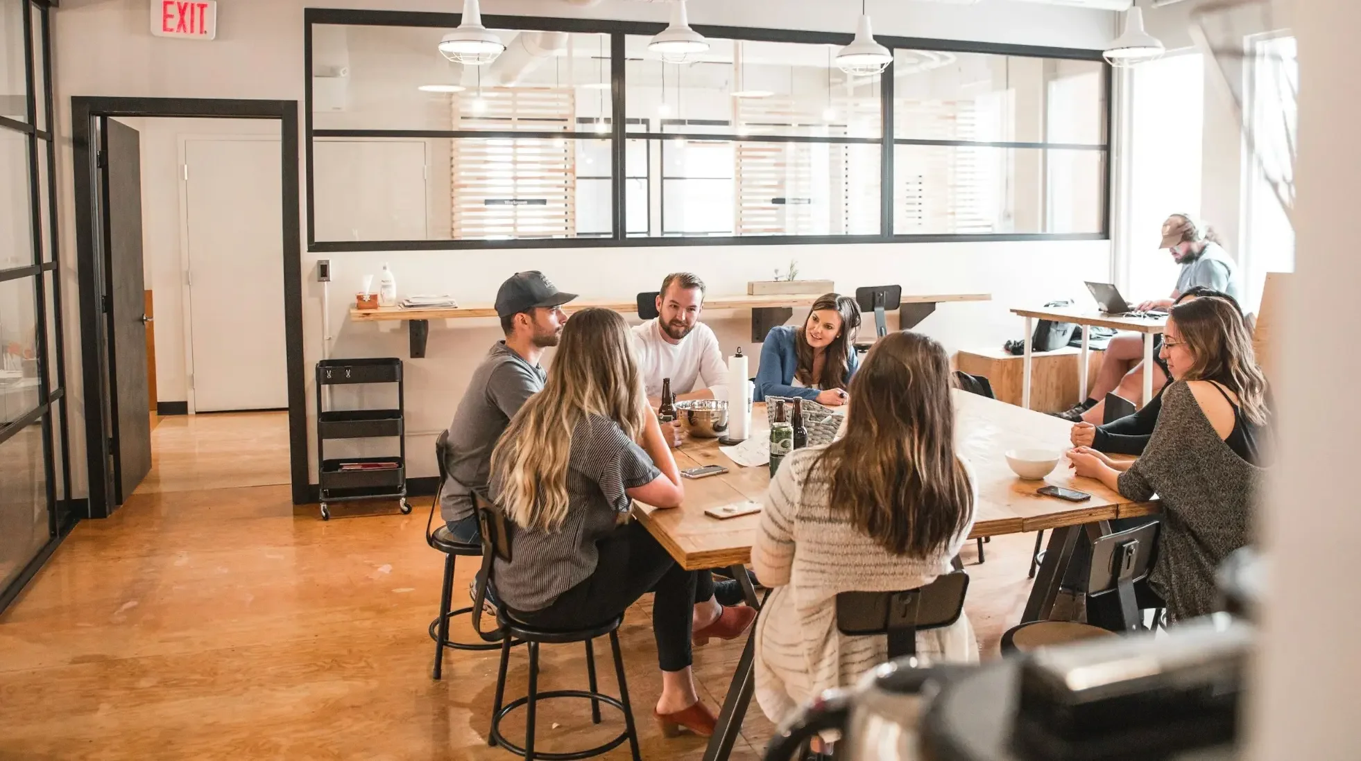 Freelance Interior Designer vs. Boutique Interior Design Studio in Dubai: What's Better?
