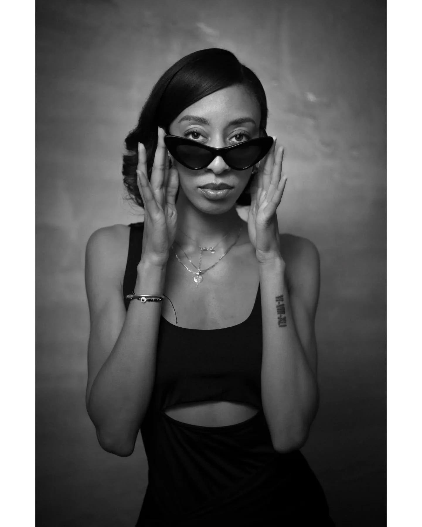 Classic▪︎Bold▪︎Sassy▪︎Classy
.
.
.
.
#fashionphotograph #beautiful #portraitphotography #bold #blackandwhitephoto