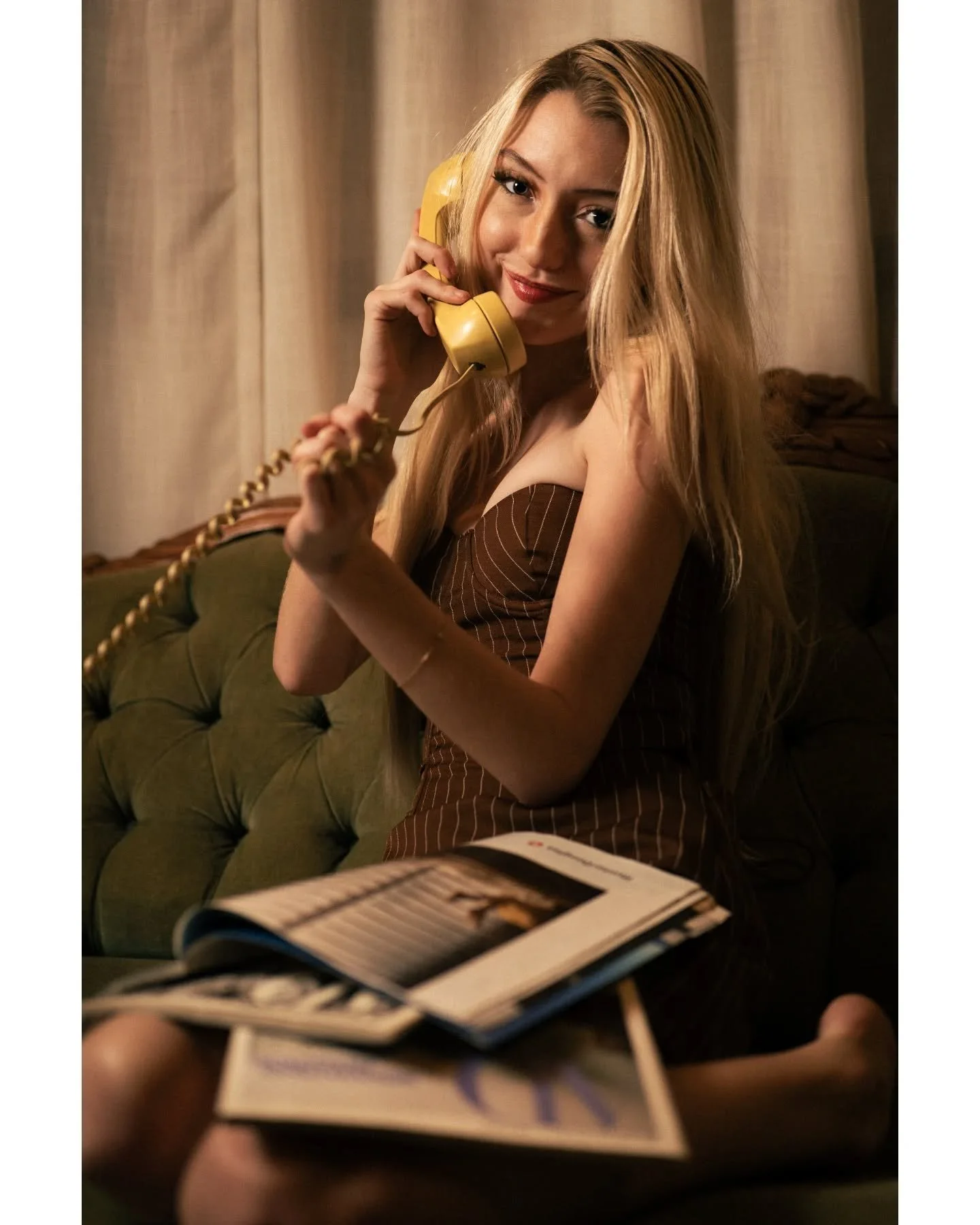 Seriously fun set with @izzygleason the other week! Definitely a little different than my usual color work,  what do you think? 
Shot at @akronphotosociety 
.
.
.
.
#editorialphotography #modelphotography #beautiful #akronphotographer #fashionmodels