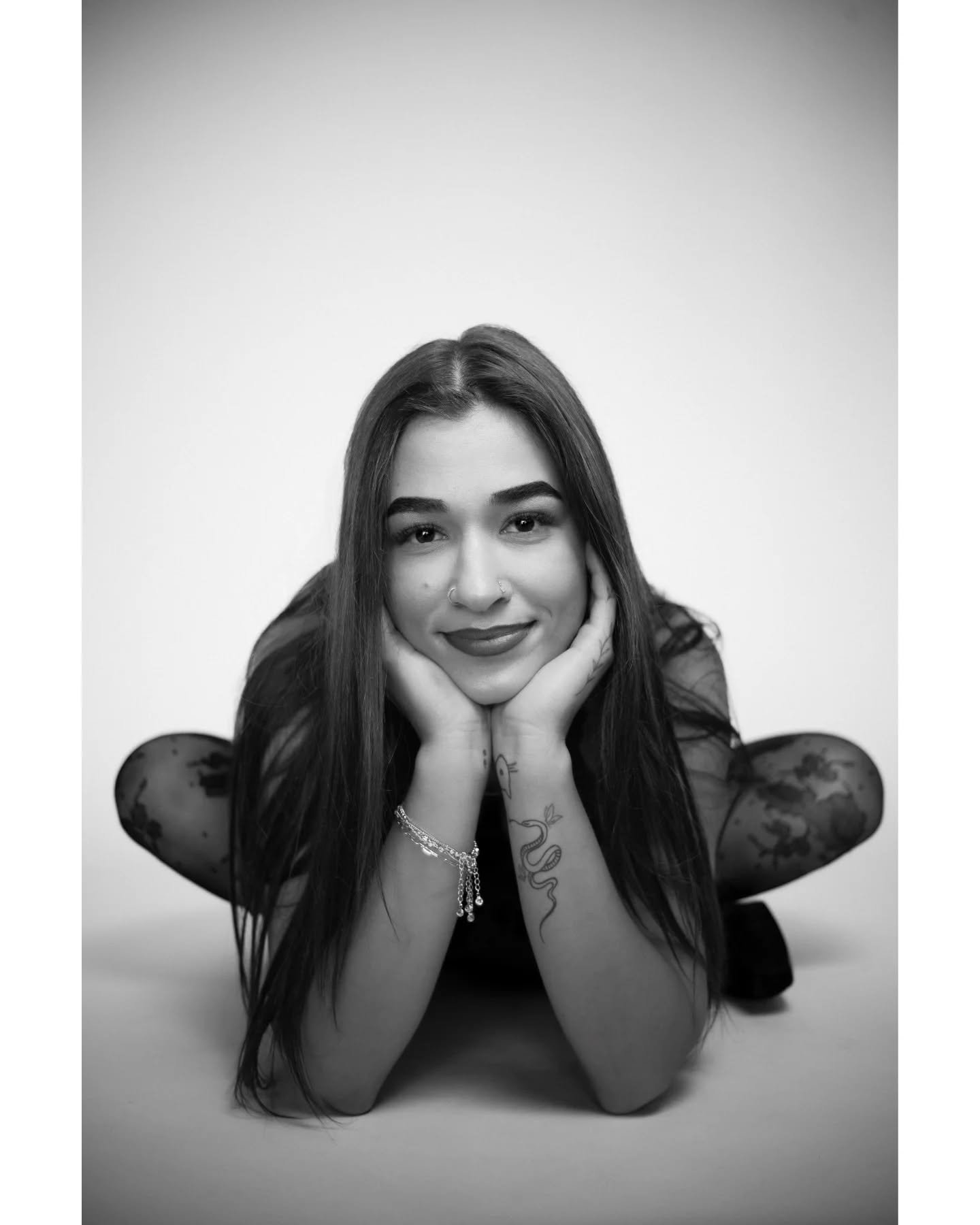 Being grown doesn't mean you can't still play...
With @allycat1190 
.
.
.
#fashionmodels #lingeriemodel #modelphotography #leicaphotography #beautiful