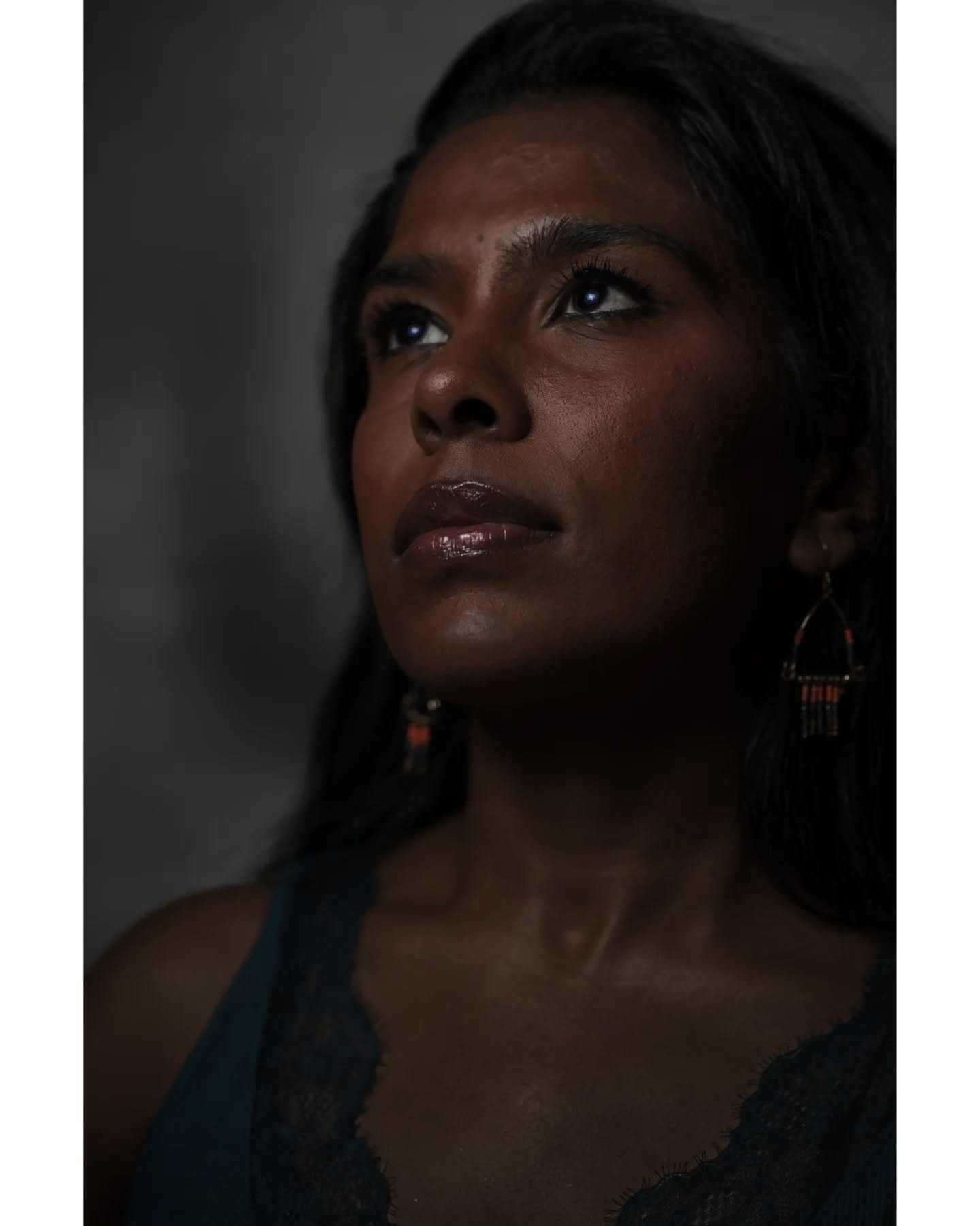 I love meeting people from all over the world.... It was great meeting @_a_radha_na the other day! 
.
.
.
#portraitphotography #beautiful #peopleareawesome #clevelandphotographer #strongwomen