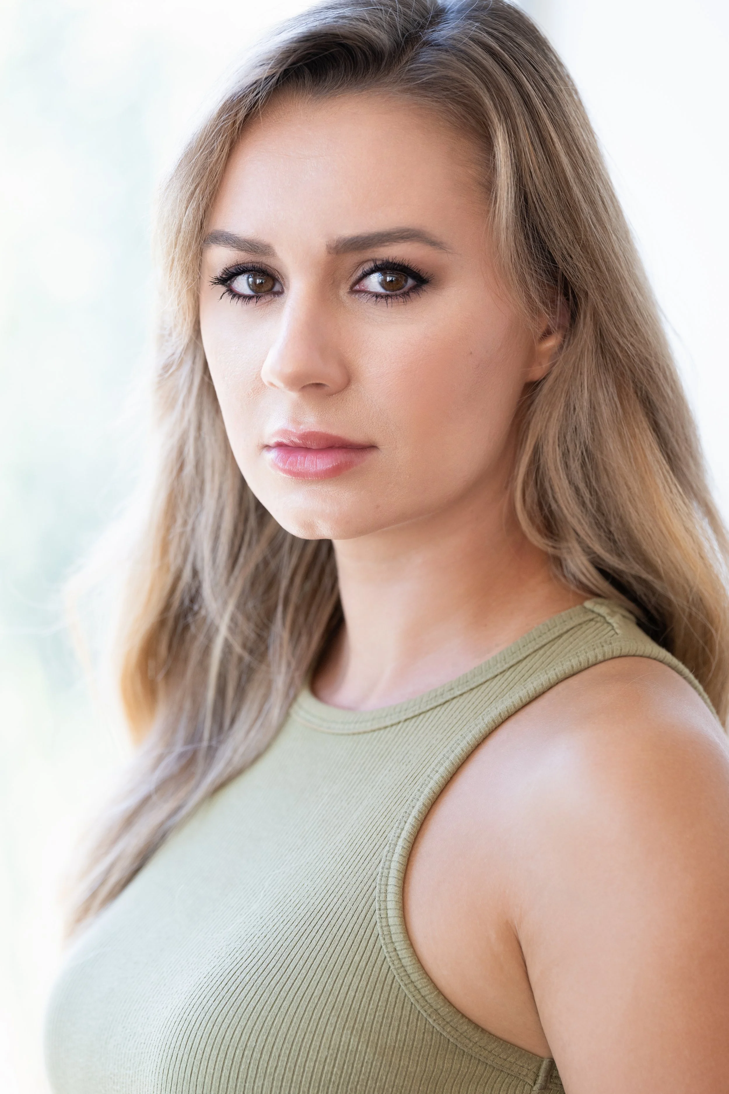 Julie Ann Dawson, Los Angeles Based Drama, Action, Psychological Thriller, Commercial Actress Headshot