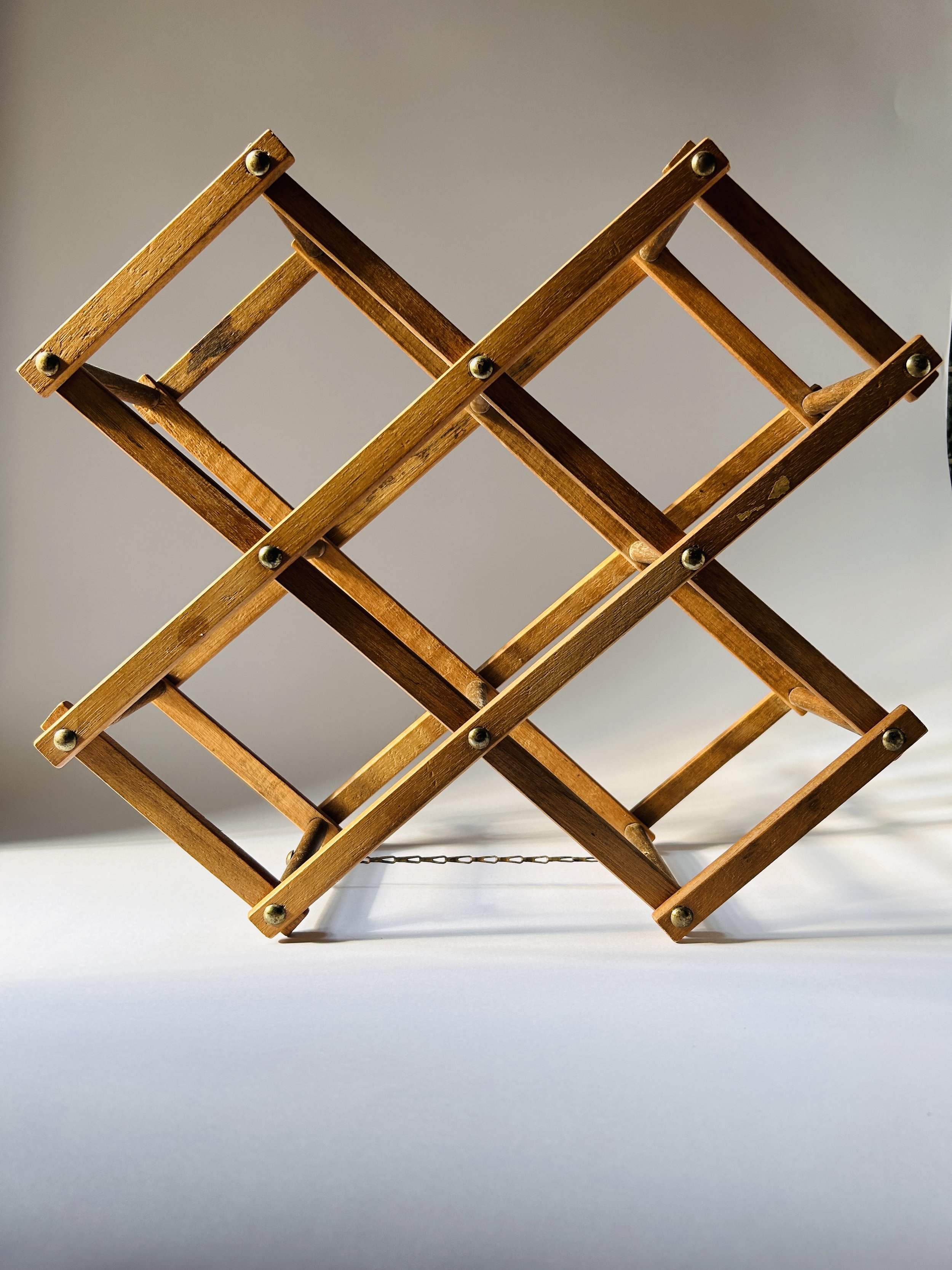 MCM Expandable Wine Rack