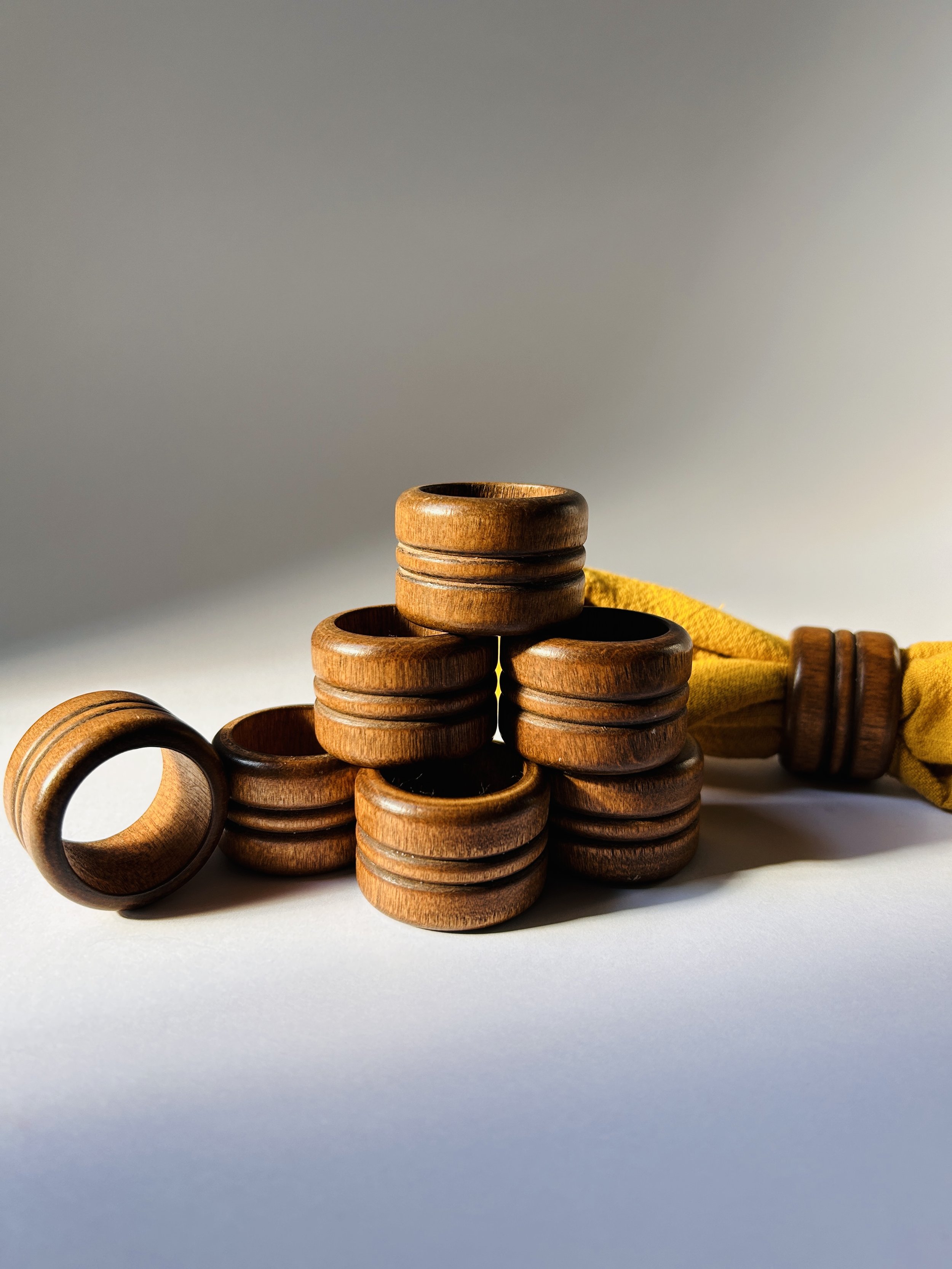 set of 8 vintage wooden napkin rings