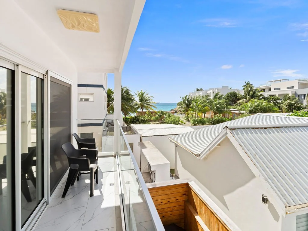 The Luxe, Unit 5