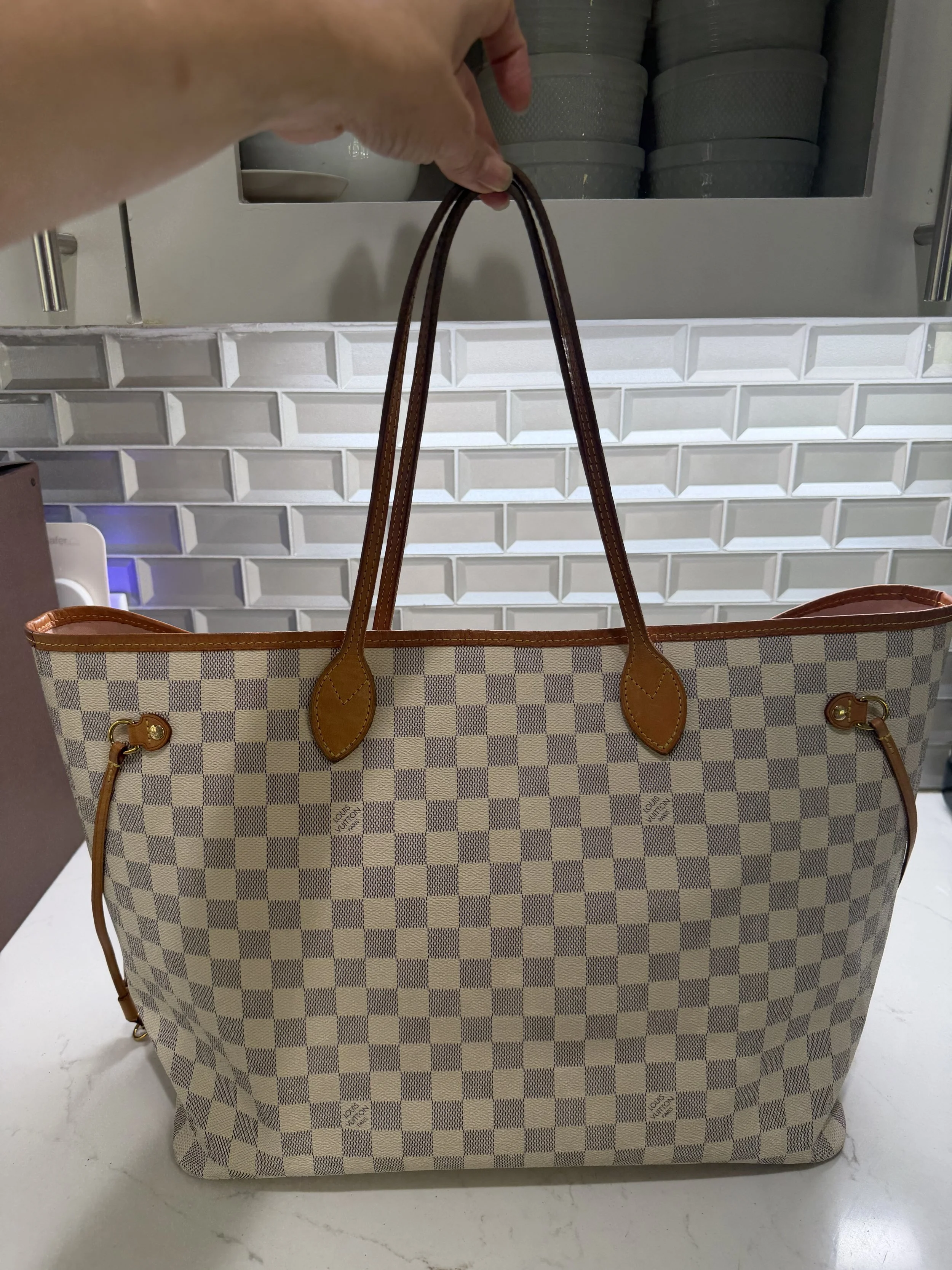 Louis Vuitton Neverfull GM Damier Azur Tote. Retail $2,310.00