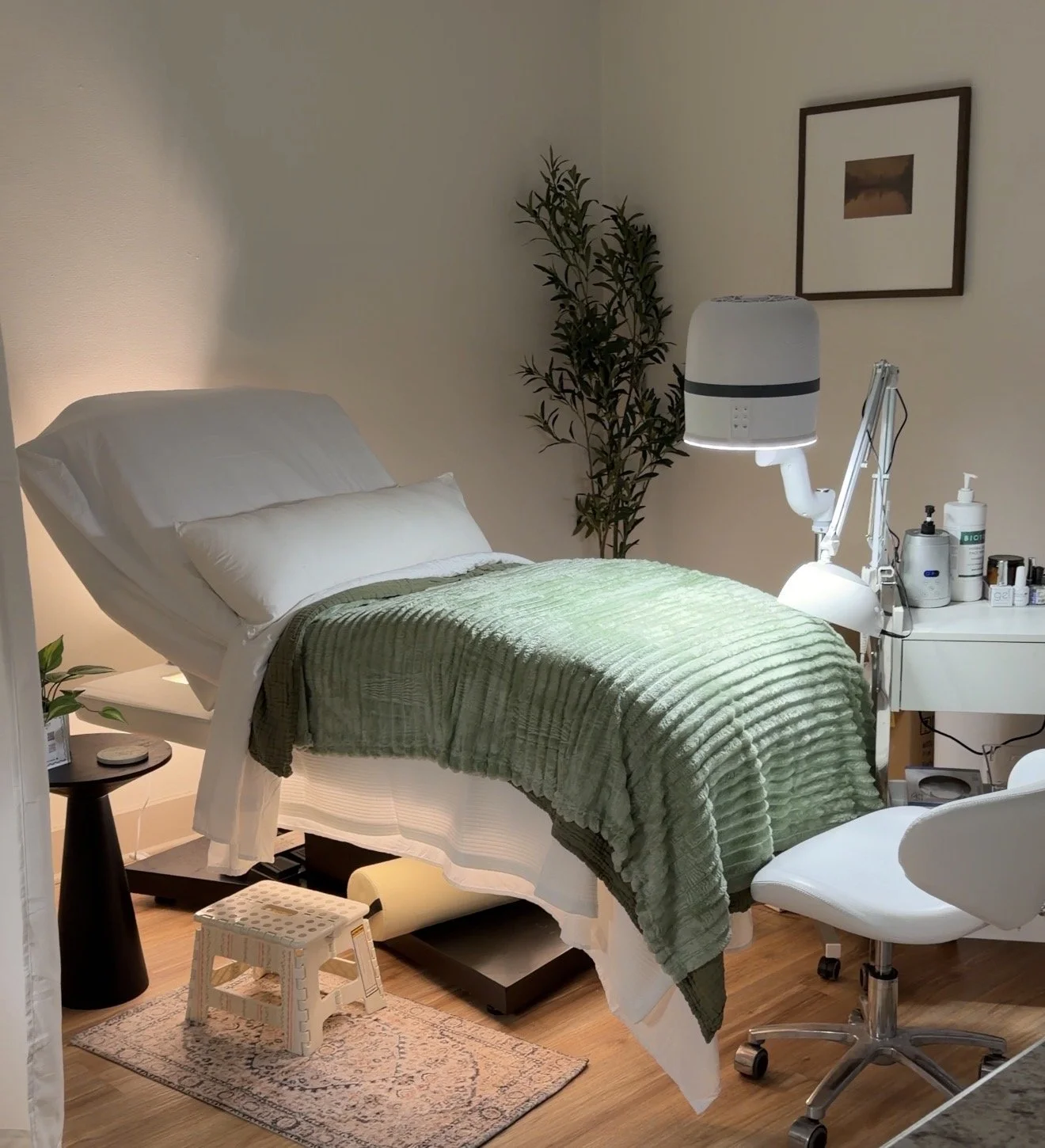 Experience our Deluxe Waterless Pedicure… Soon!