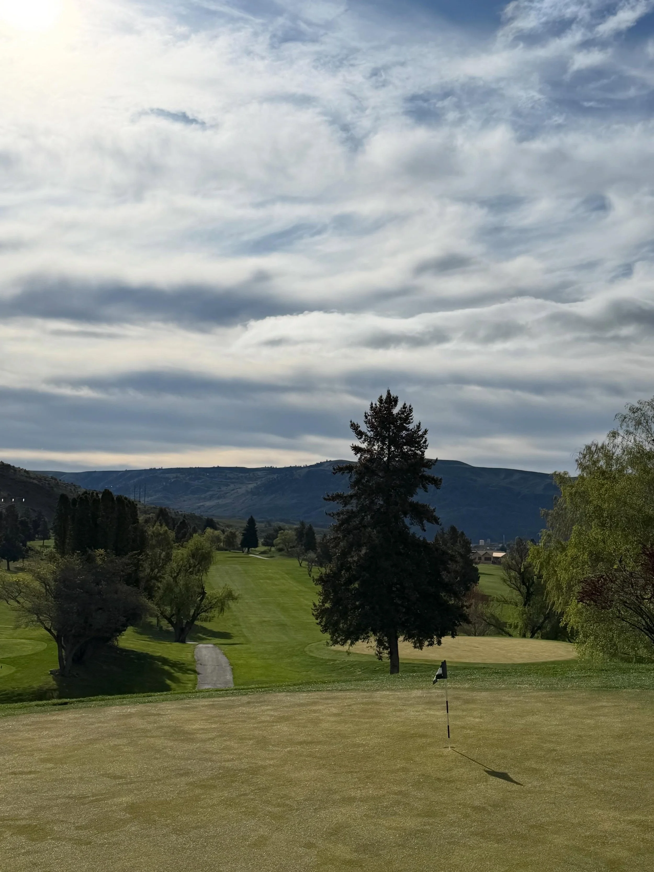 We had the pleasure of sponsoring at the WSSHE spring conference golf tournament in Chelan this year! We love to support our health care engineers in every way possible! ⛳️
