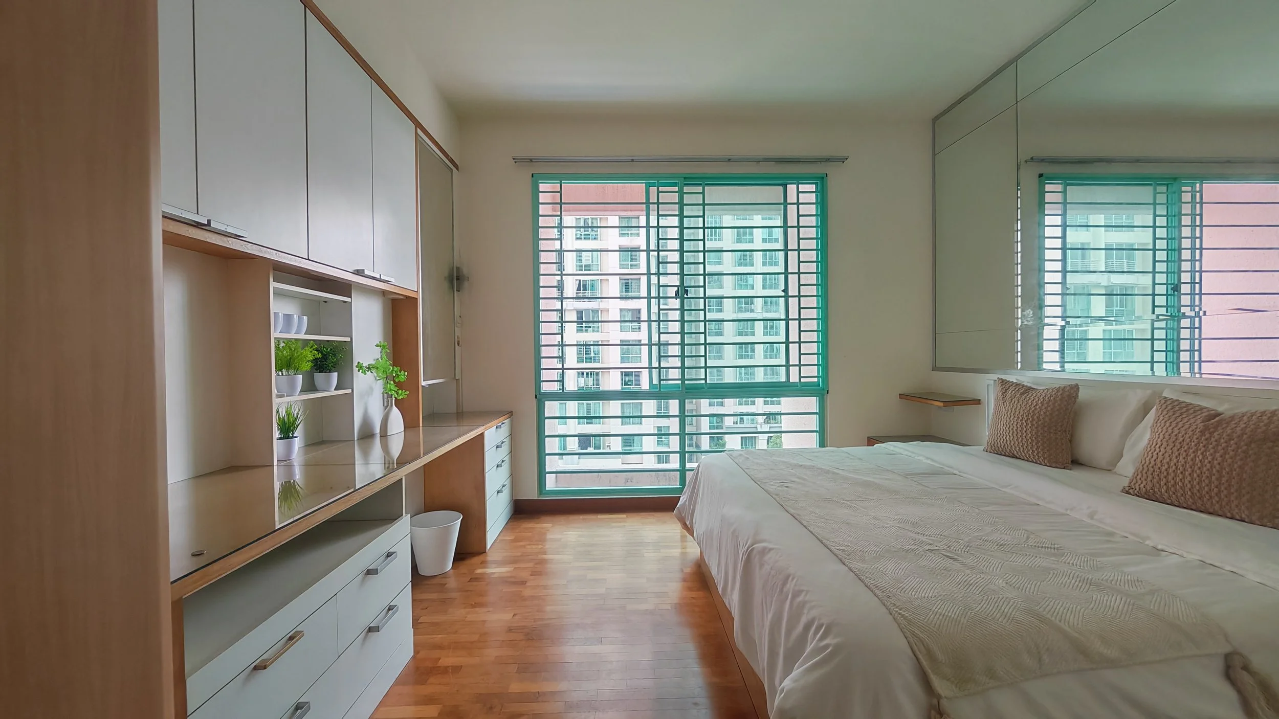 Hazel Park Master Ensuite Room