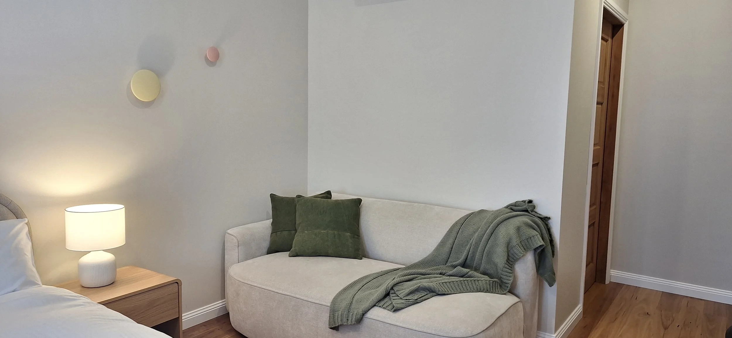 Master bedroom - lounge