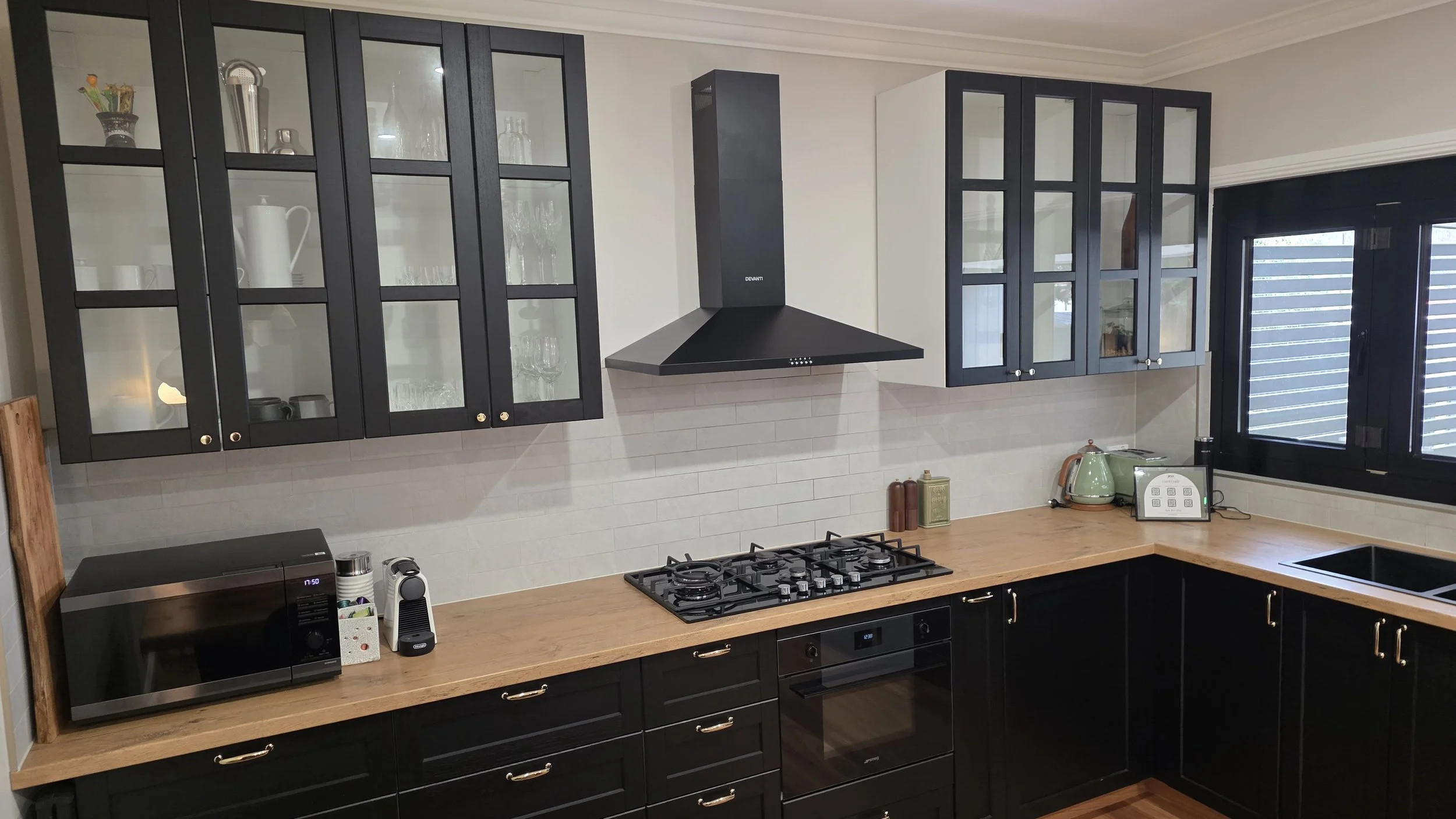 Kitchen - Spacious and fully equipped kitchen