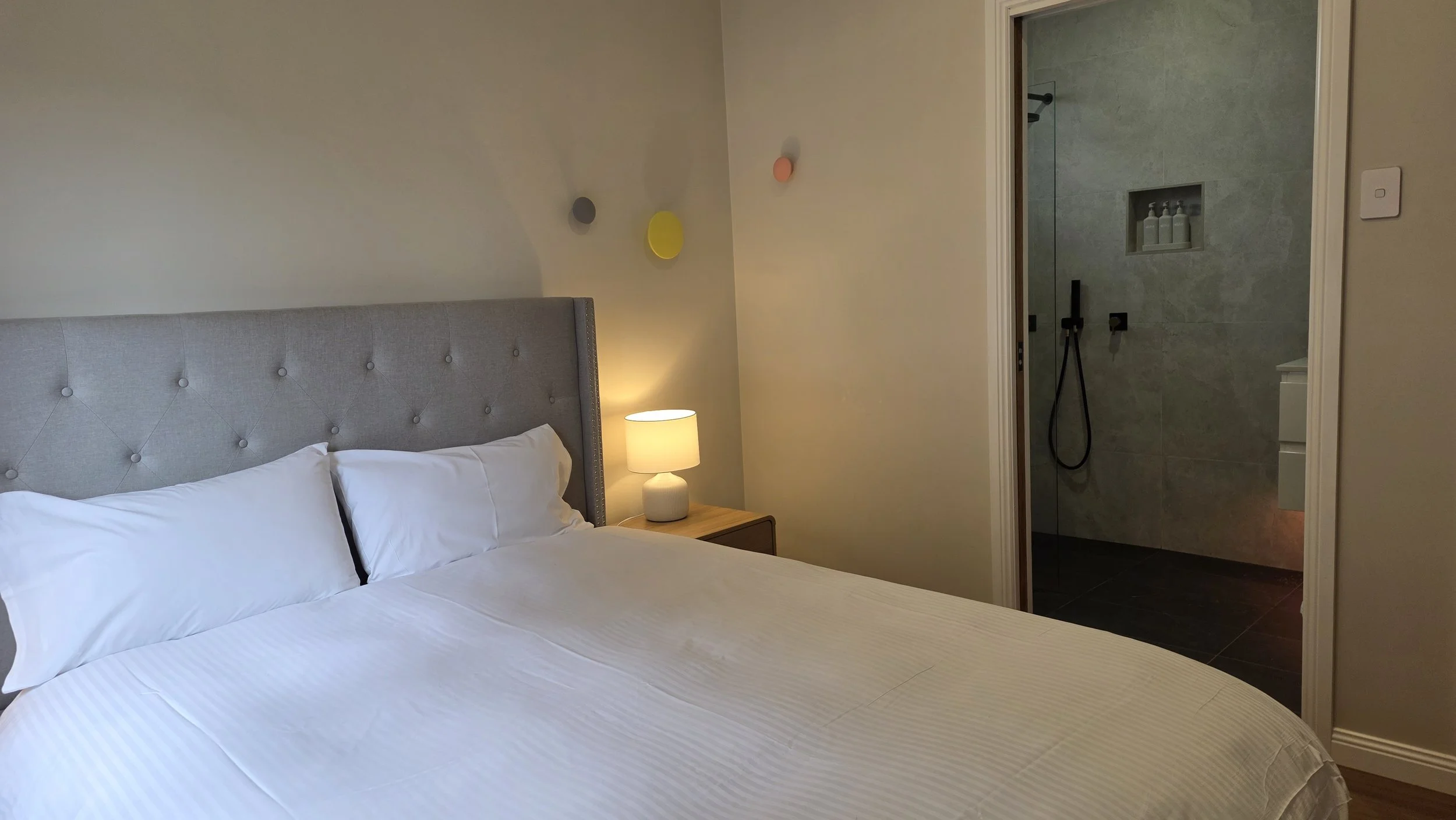 Master bedroom - ensuite 