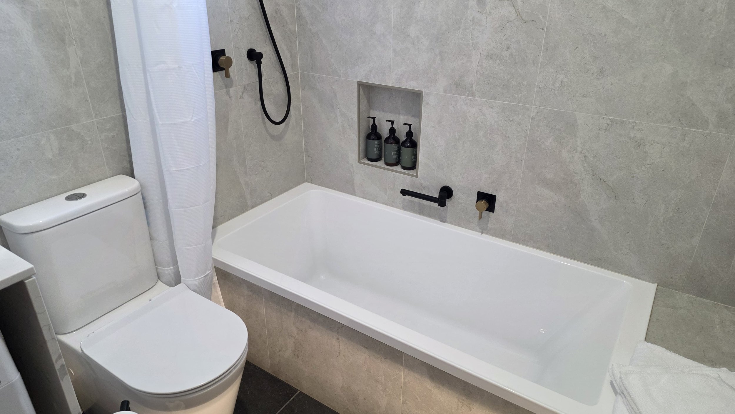 Bathroom - Bathtub