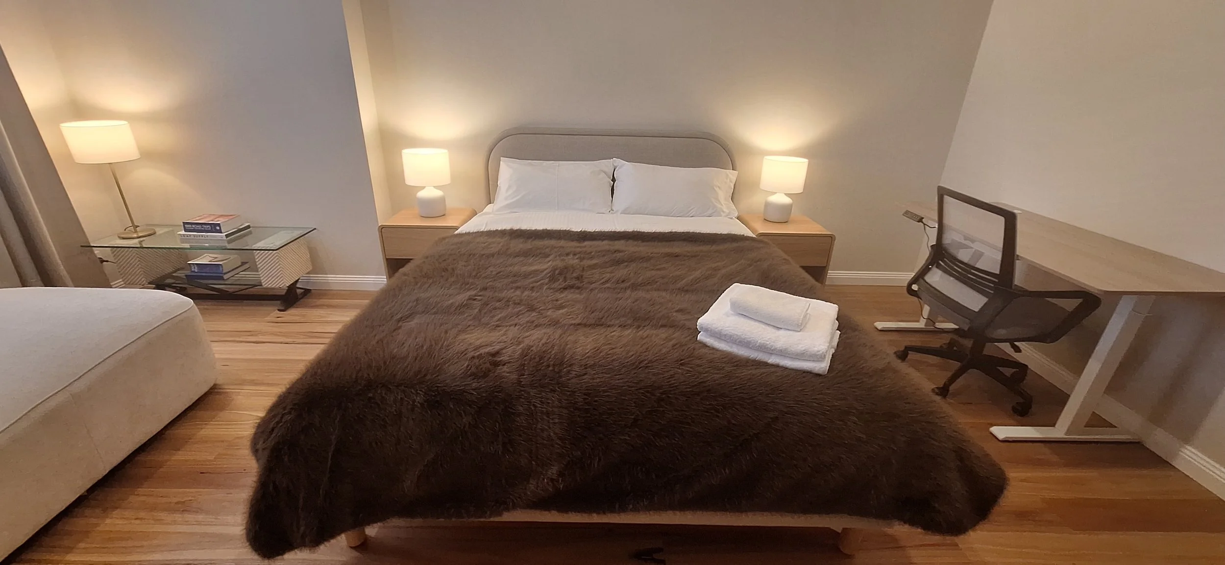 Bedroom 2 - Queen bed