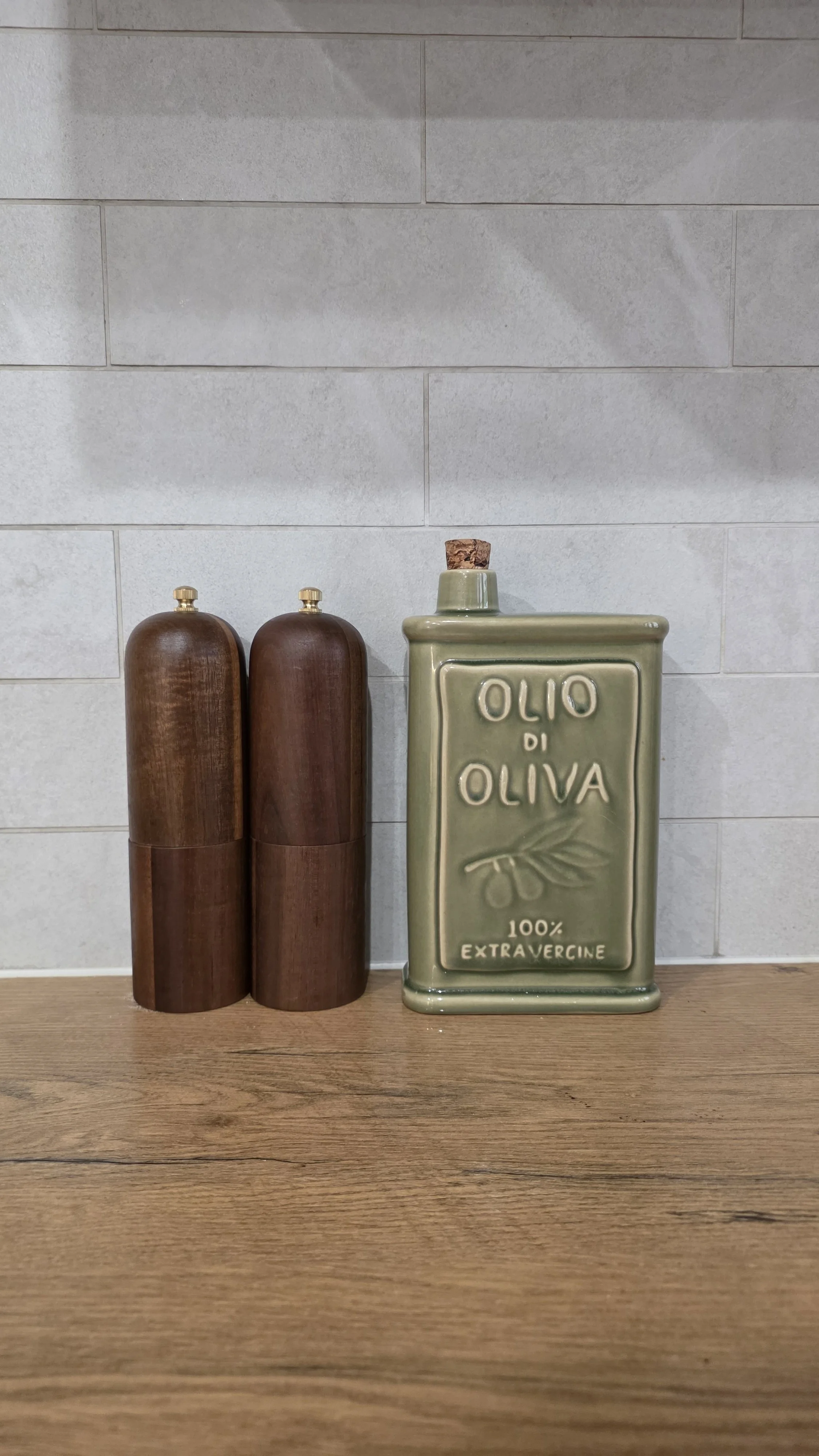 Kitchen - salt, pepper and olive oil