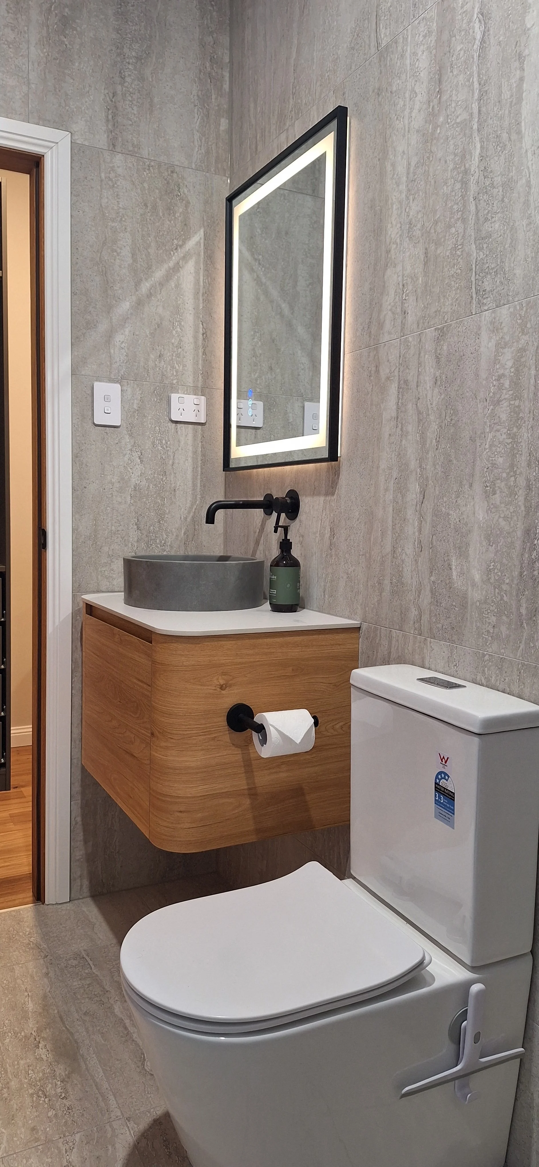 Ensuite - sink and toilet