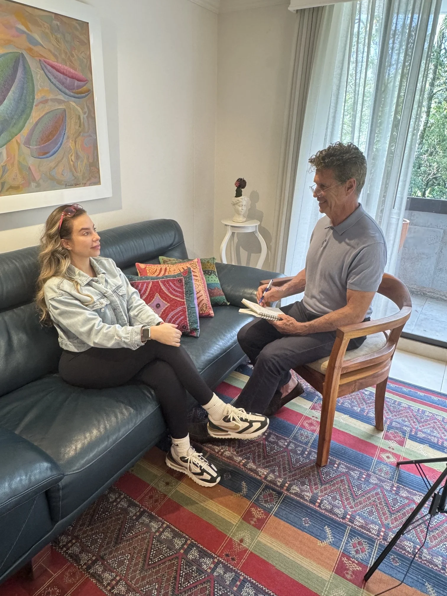 The Difference Between Therapy &amp; Life Coaching — And Why It Matters