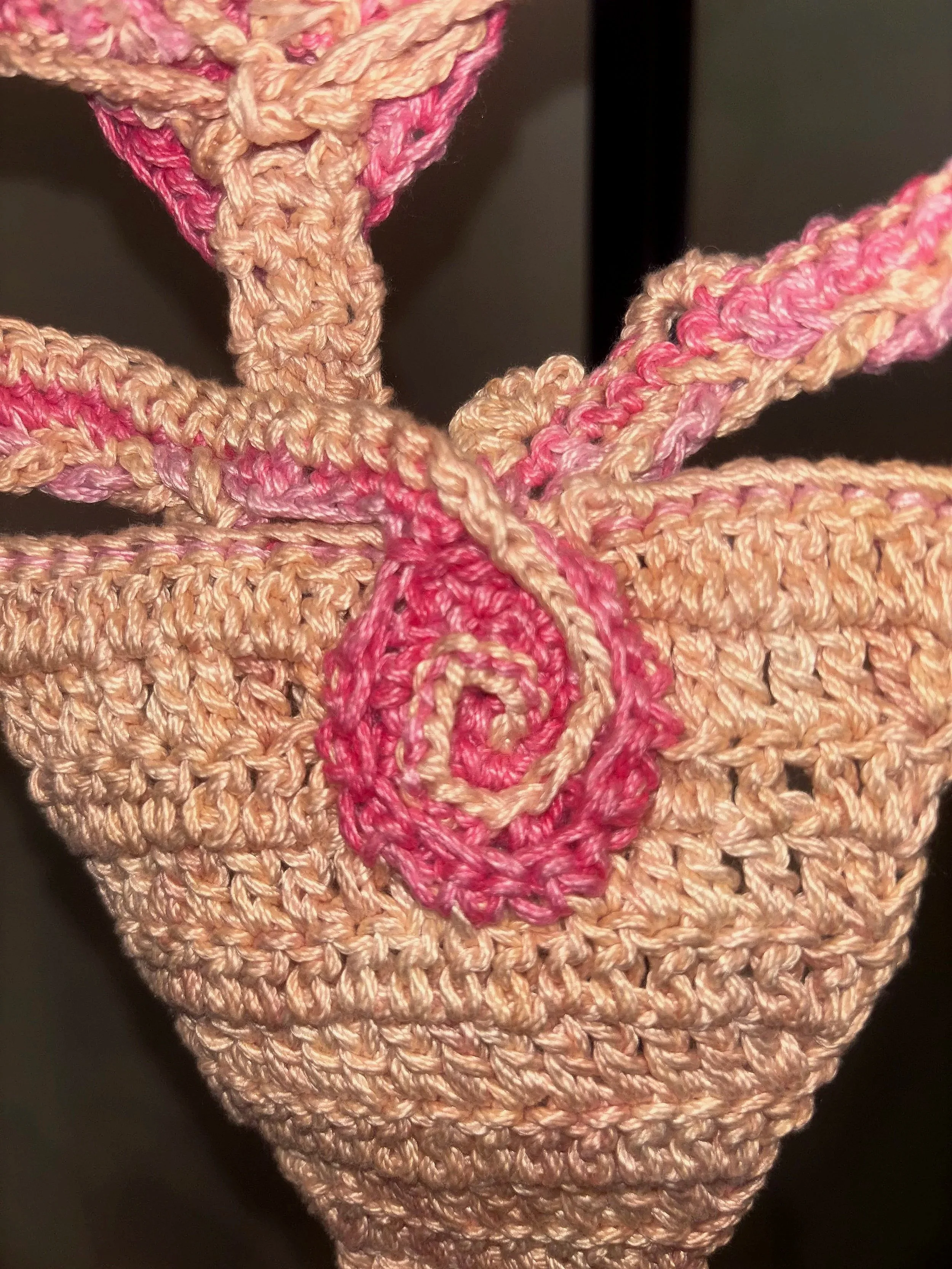 Cotton crochet bikini bottoms, with spiral on front.