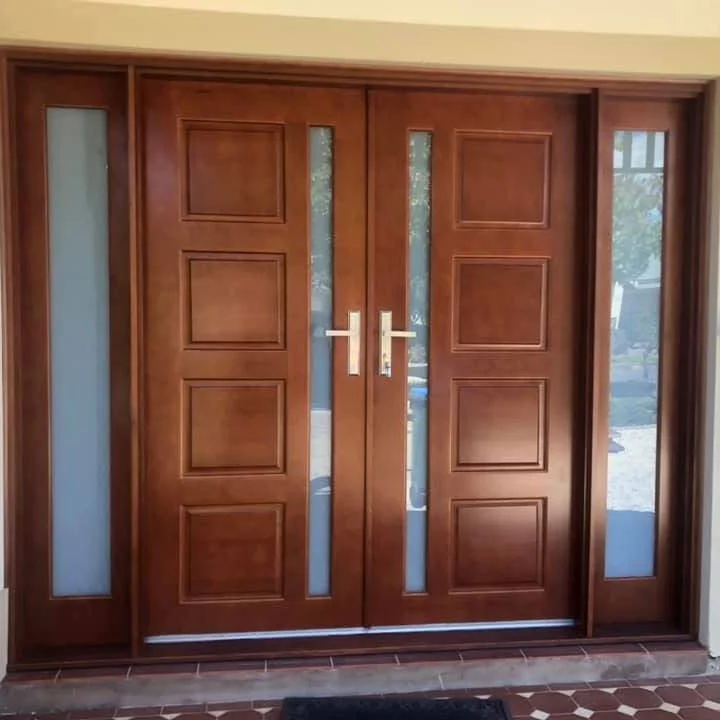Double entry doors 