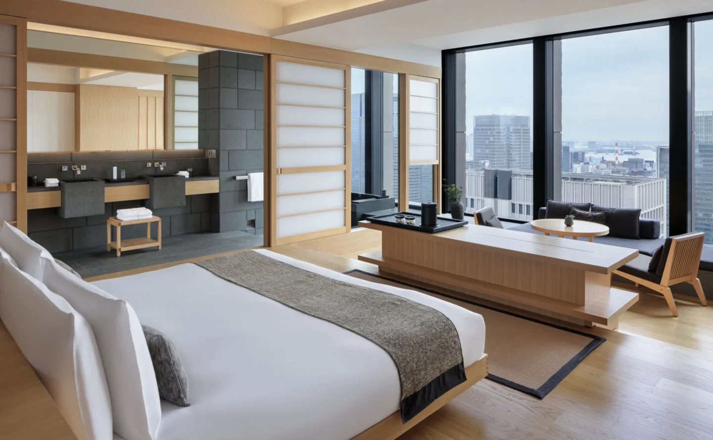 aman_tokyo_panorama_suite_bedroom_view.jpg