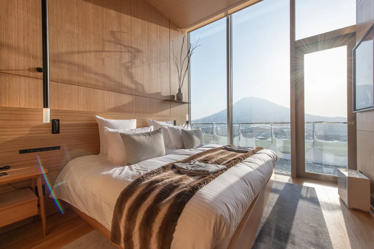 Skye-Niseko-Interior-Yotei-West-Bed-Room-Low-Res-2.jpg