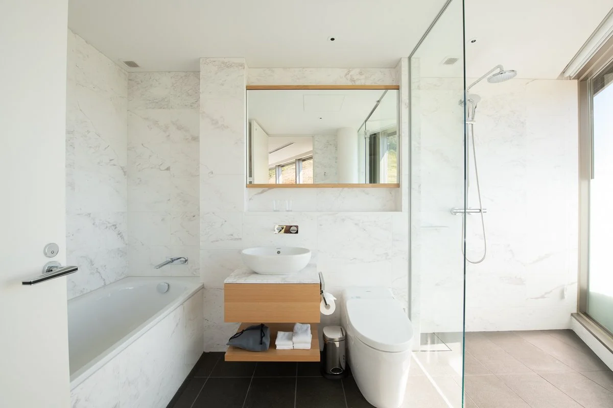 Skye-Niseko-4-Bedroom-Interior-Bathroom-LowRes-4.jpg