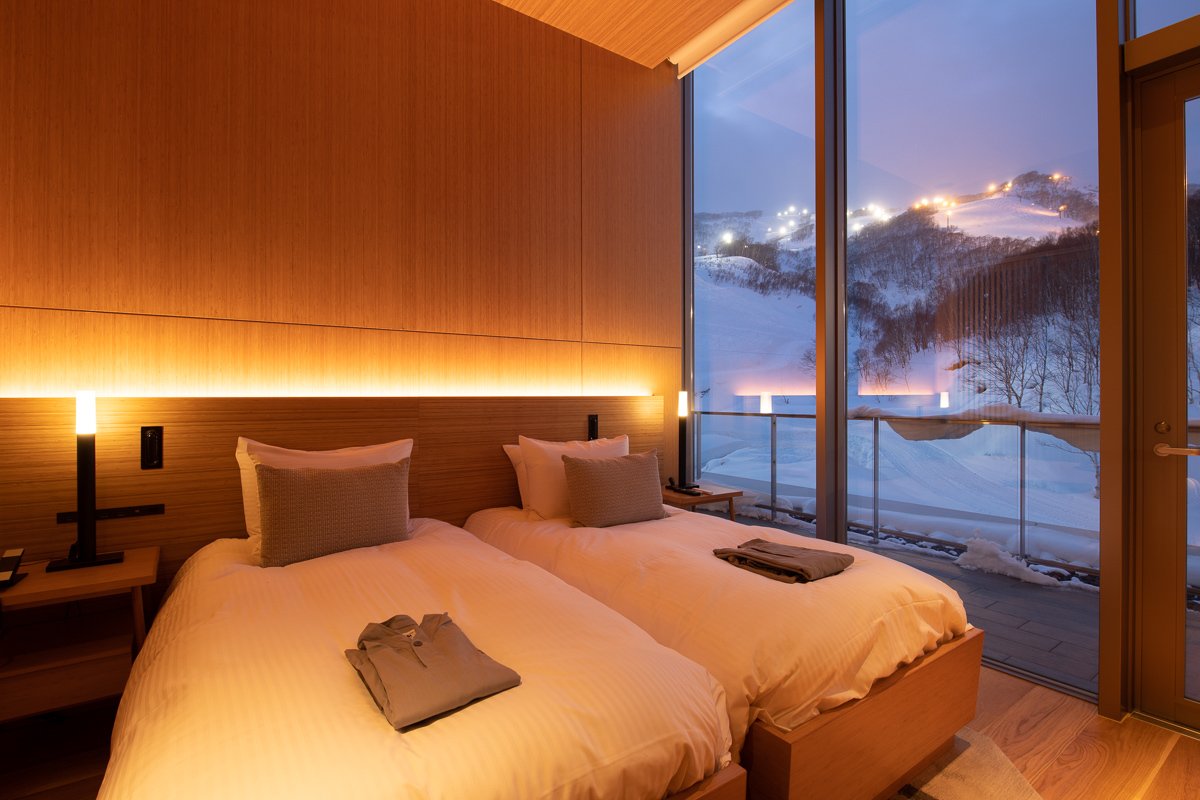Skye-Niseko-Interior-Annupuri-North-Bedroom-Low-Res-1.jpg