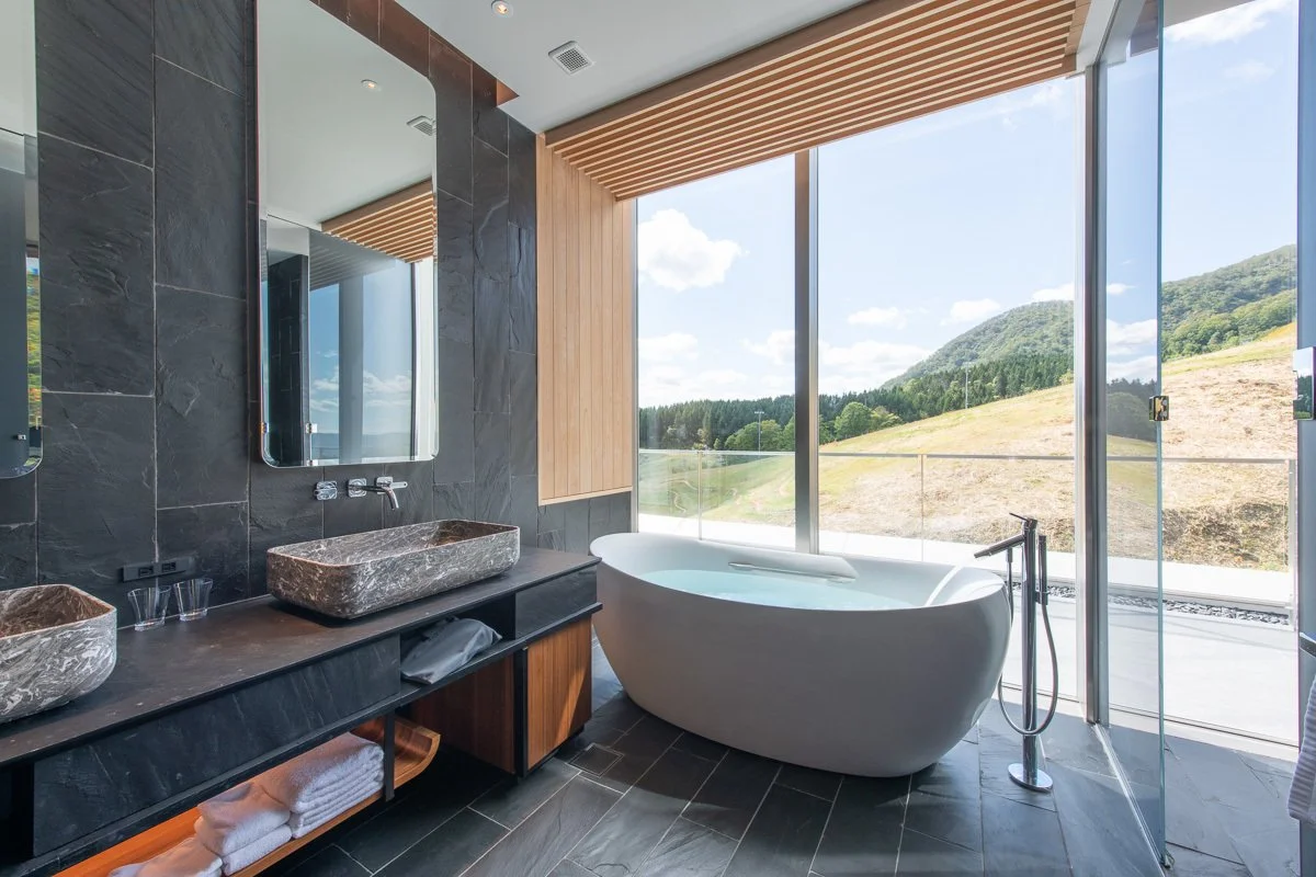 Skye-Niseko-Annupuri-West-Penthouse-Bathroom-Summer-Low-Res-3.jpg