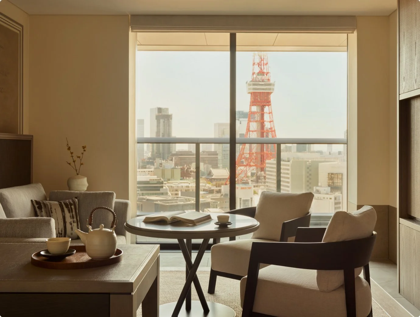 JanuTokyo_AccommodationOverview_TowerViewSuite_1.jpg