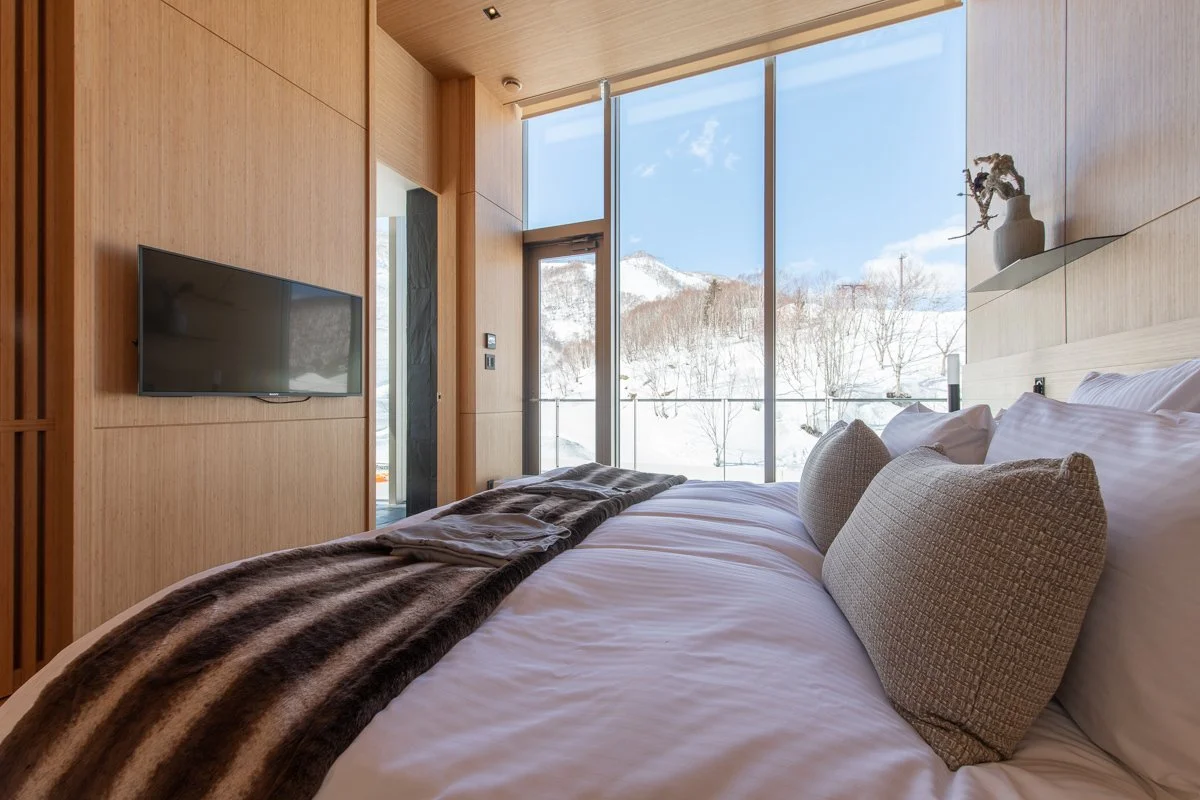 Skye-Niseko-Interior-Annupuri-North-Bedroom-Low-Res-3.jpg