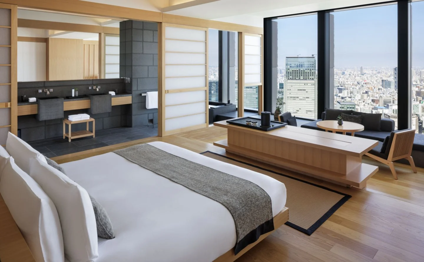 aman_tokyo_grand_suite_king_bedroom_1.jpg