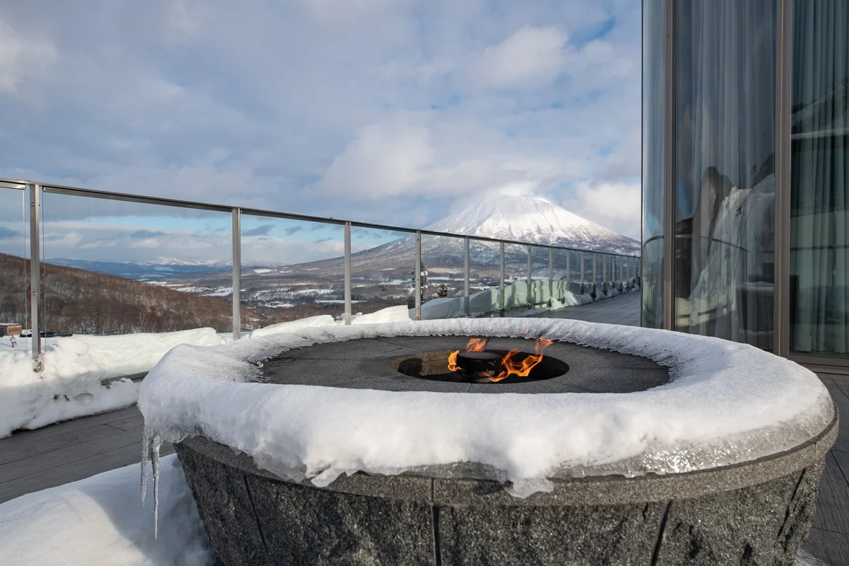 Skye-Niseko-Interior-Yotei-East-Balcony-Low-Res-4.jpg