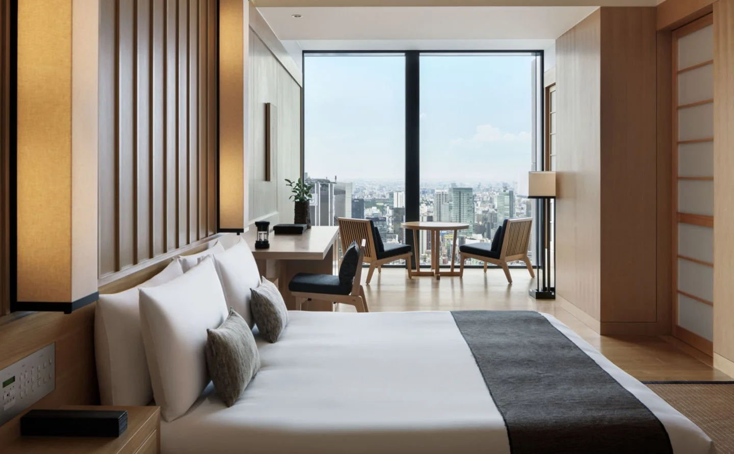 aman_tokyo_city_suite_bedroom_and_lounge.jpg