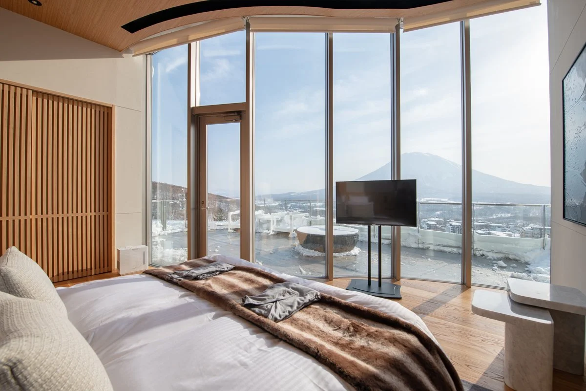 Skye-Niseko-Interior-Yotei-South-Bedroom-Low-Res-1.jpg