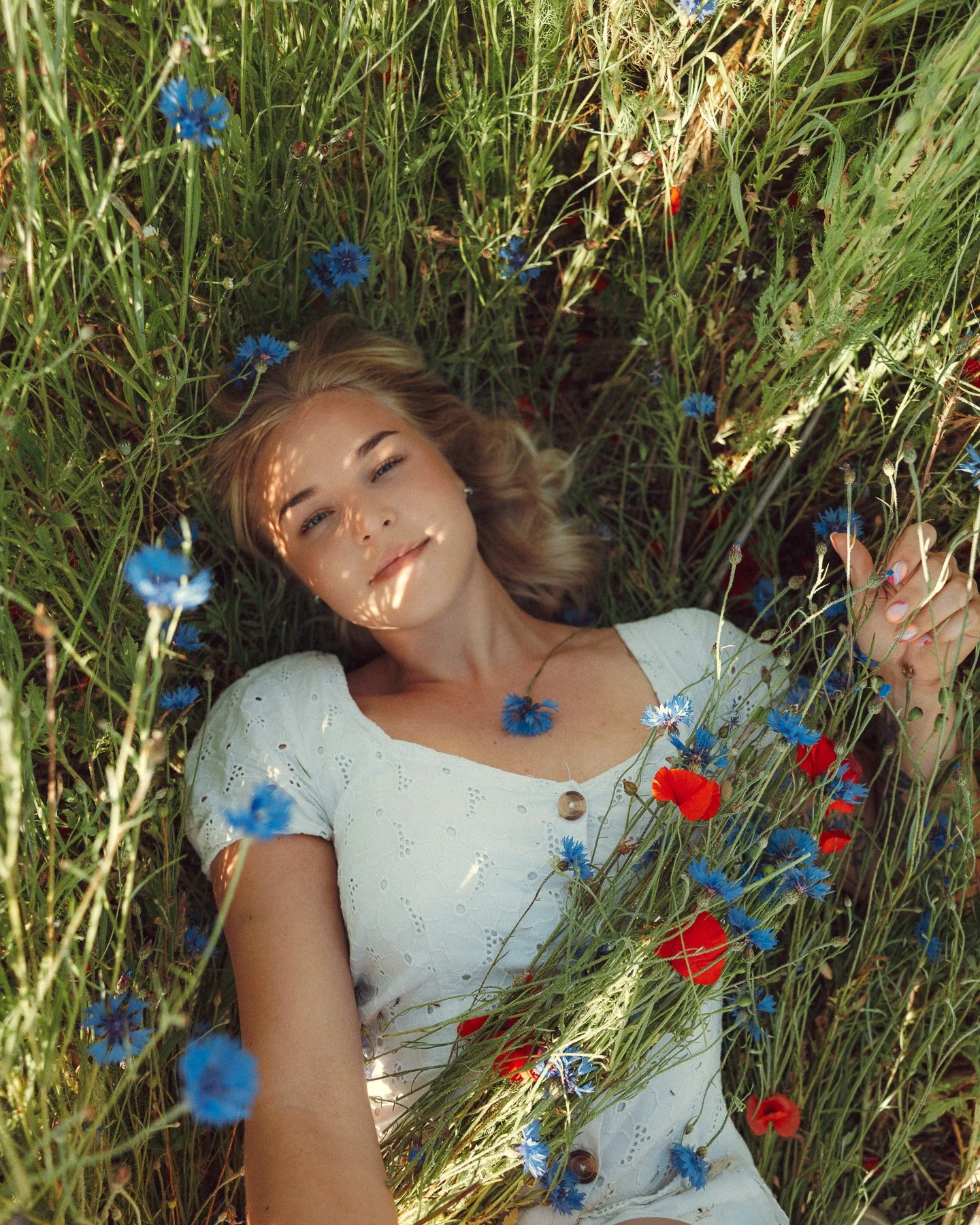wildflower-portrait-photography-estonia-natural-light.jpg