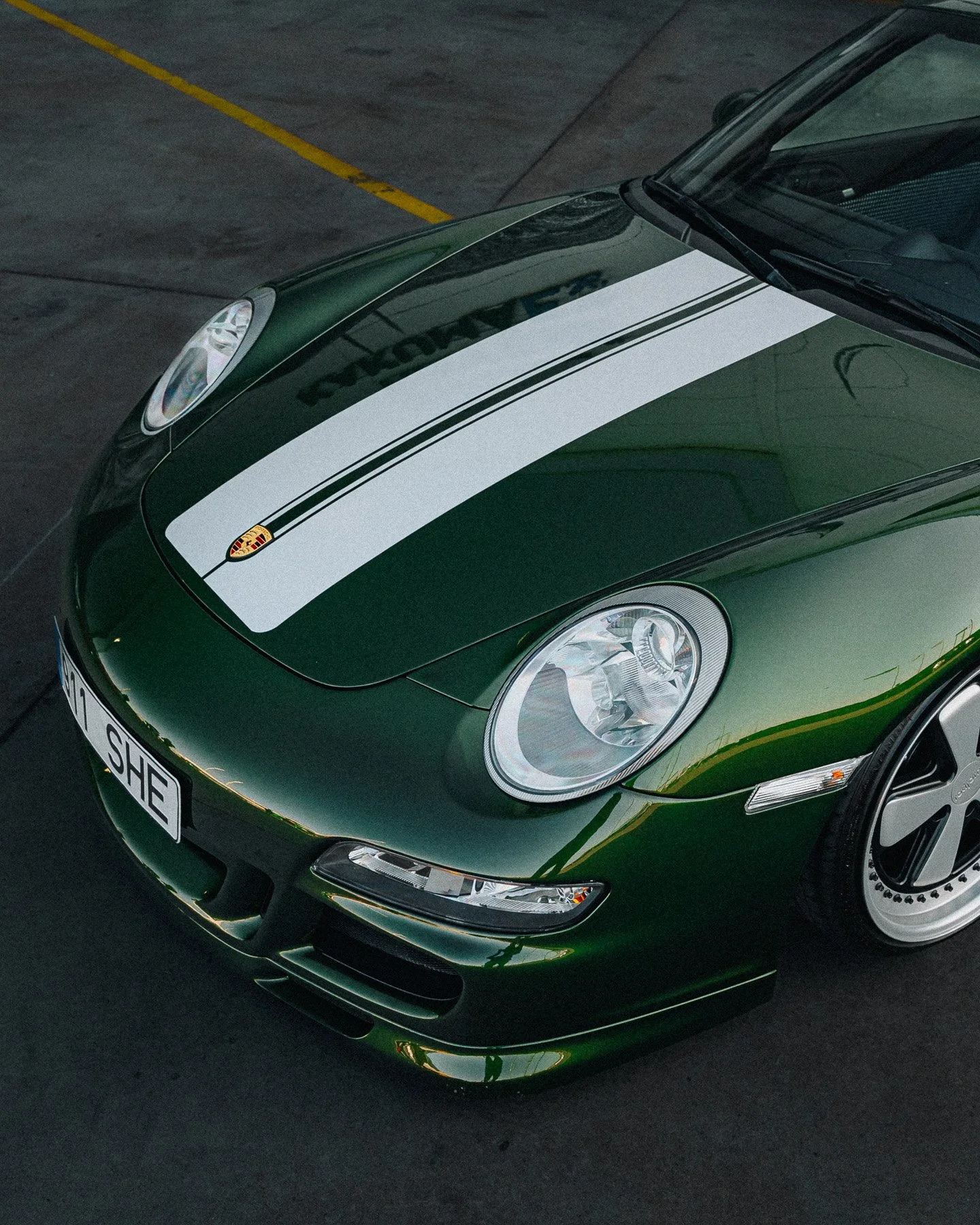 green-porsche-911-classic-car-front-detail-reiko-photography.jpg