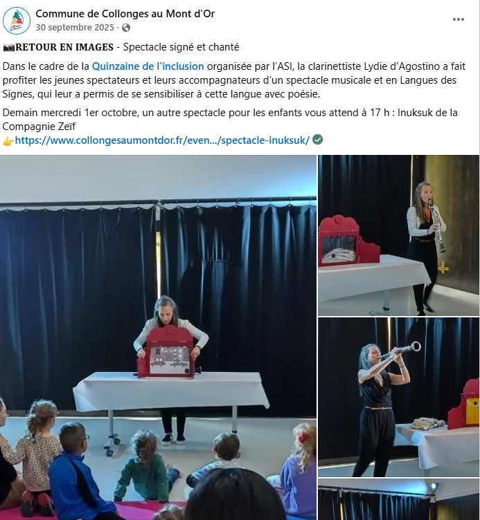 Performance de théâtre ou marionnettes avec un spectacle pour enfants, comprenant un personnage avec une boîte à musique et un autre avec un verre scientifique ou télescope, devant un public jeune, dans une salle avec rideaux noirs.