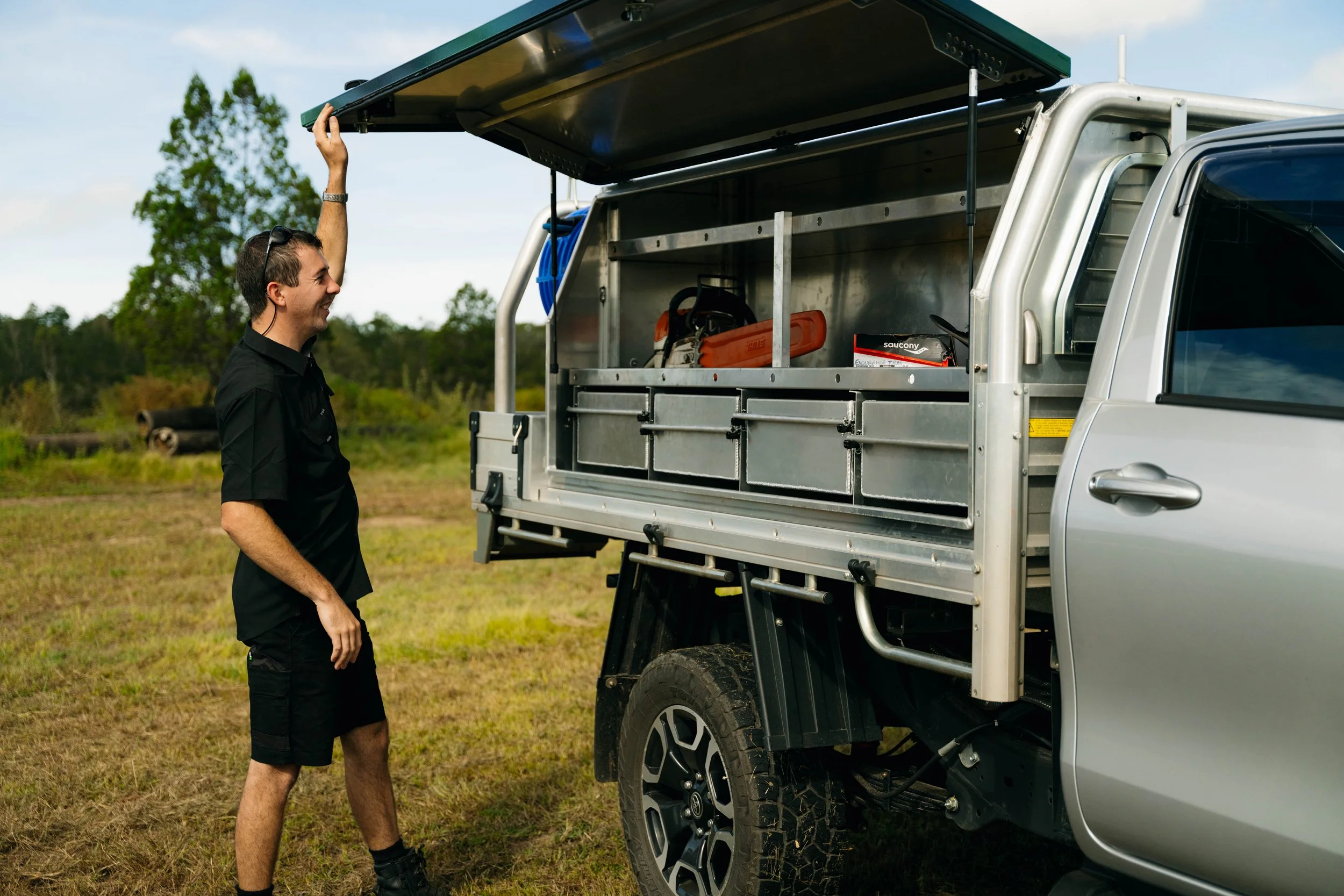 Custom aluminium ute tray with canopy storage system built by Eclipse Fabrication in Atherton, Far North Queensland