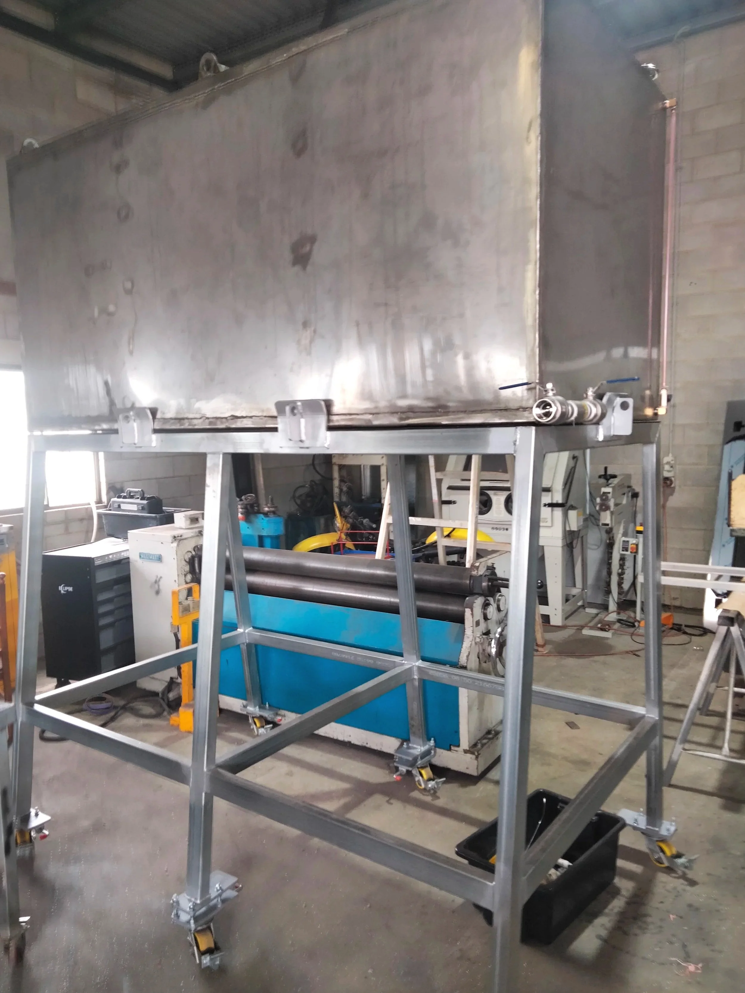 Custom 300L tank project manufactured by Eclipse Fabrication in Atherton Queensland