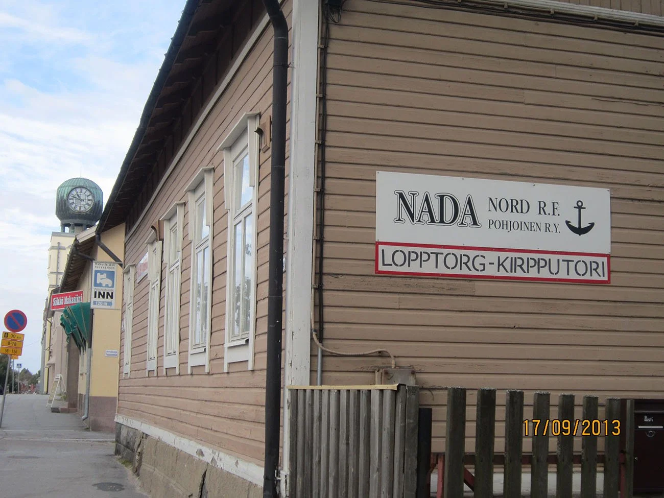 Nada loppis på Skolgatan i Jakobstad år 2013