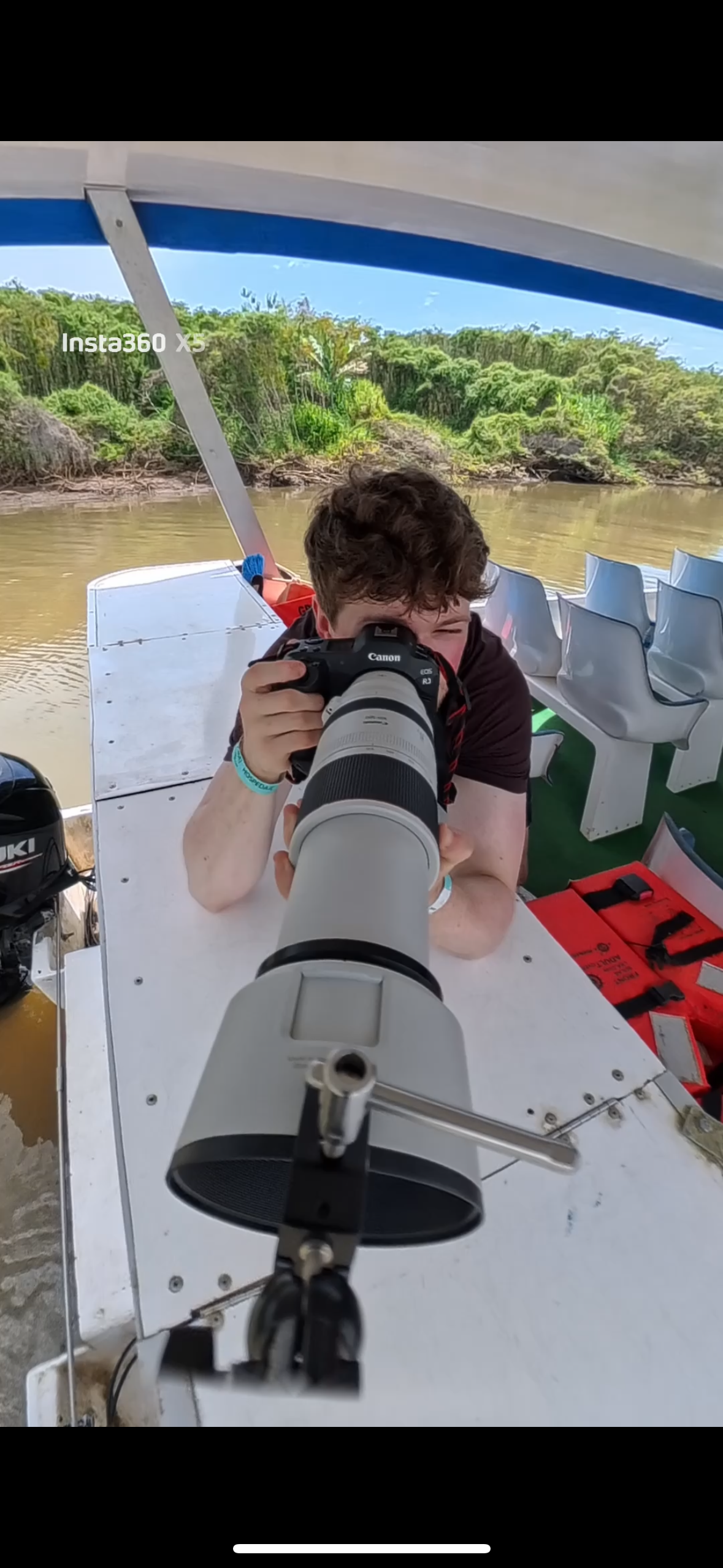 Ik fotografeer wildlife vanaf een boot in Costa Rica