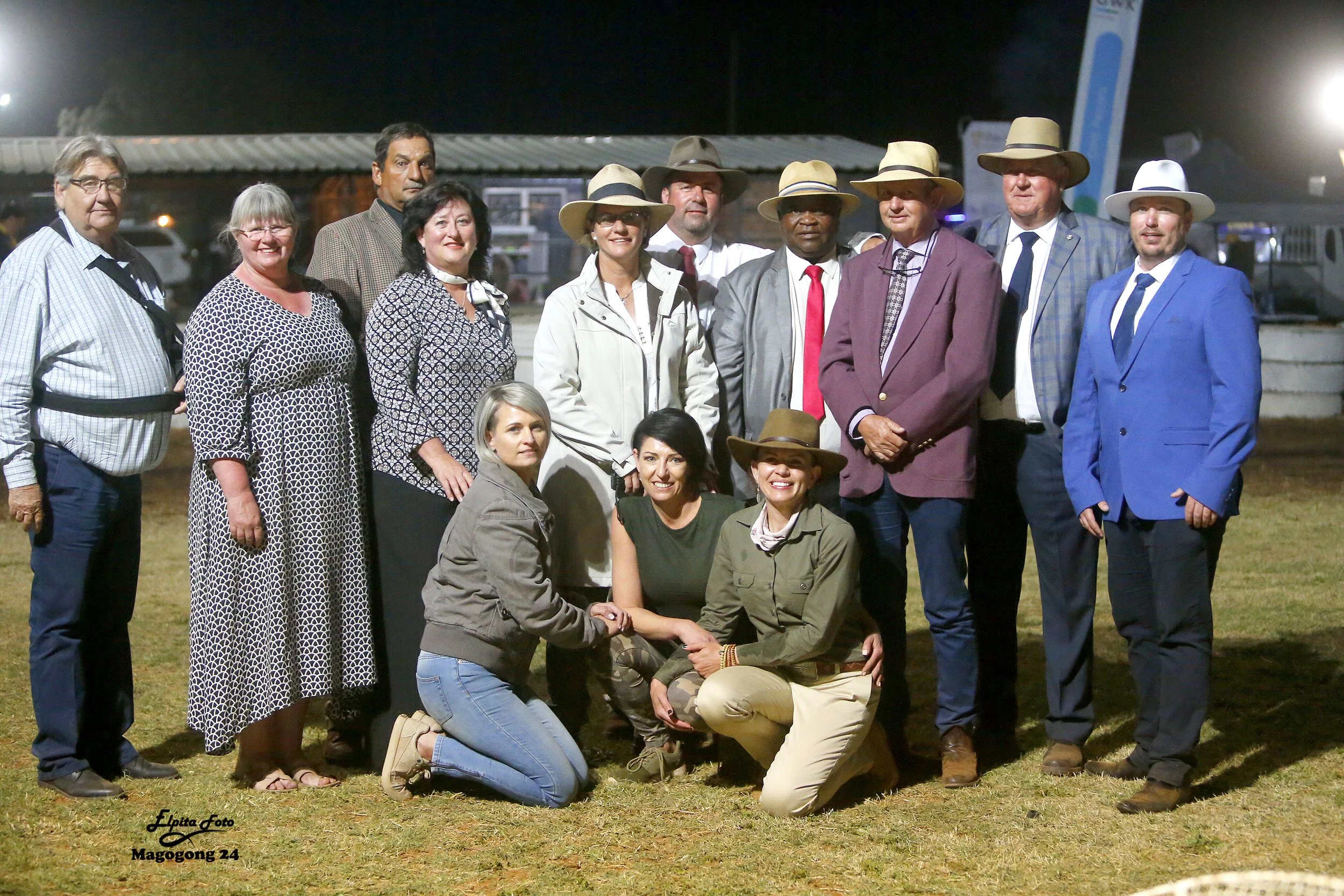 Saalperd & Friesperd Streekskou Magogong,,Vaalharts Pekanfees - Dirkie McKenzie - Corlien Becker ,Braam Lochner, Poy Coetzee, Marius van Rooyen, Beoordelaars Location MAGOGONG skougronde ,Horse show Hartswater/ PerdeskouVaalharts besproeingsskema