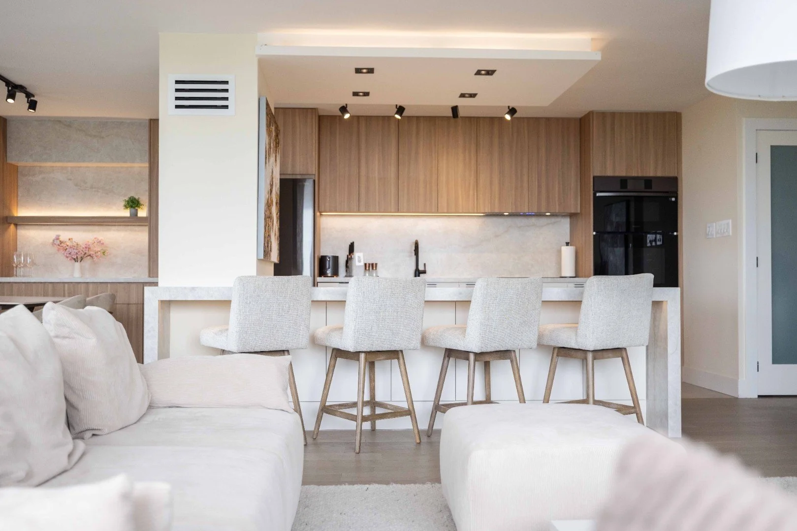 aura-design-group-condo-renovation-34-4.jpg