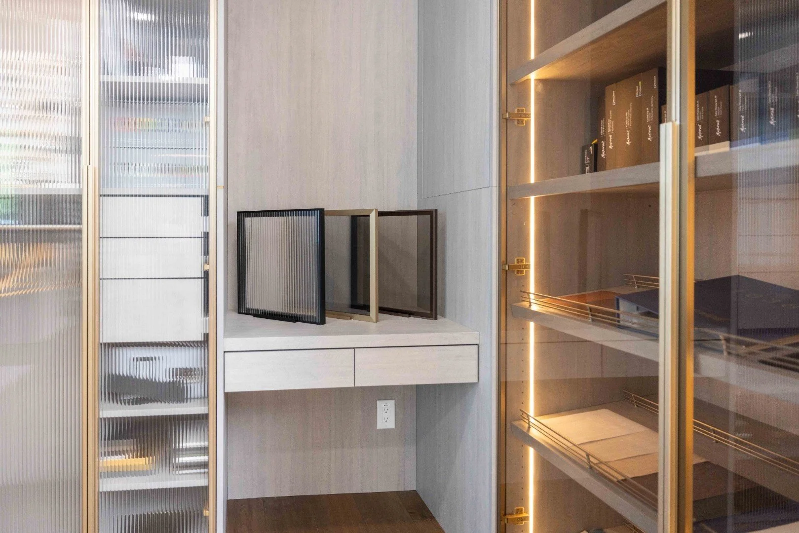aura-design-group-showroom-17-17.jpg