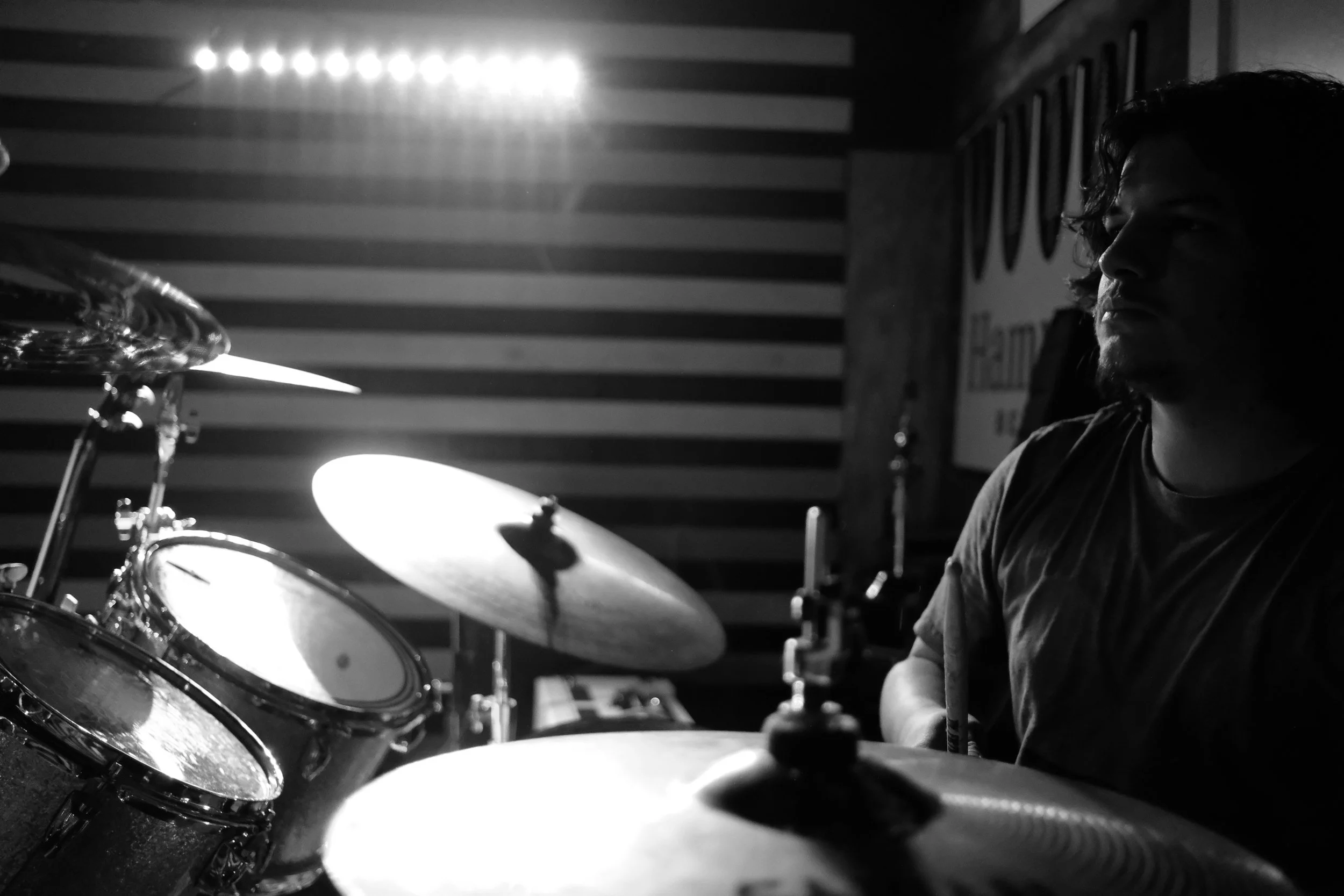 DrumsBW3.JPG