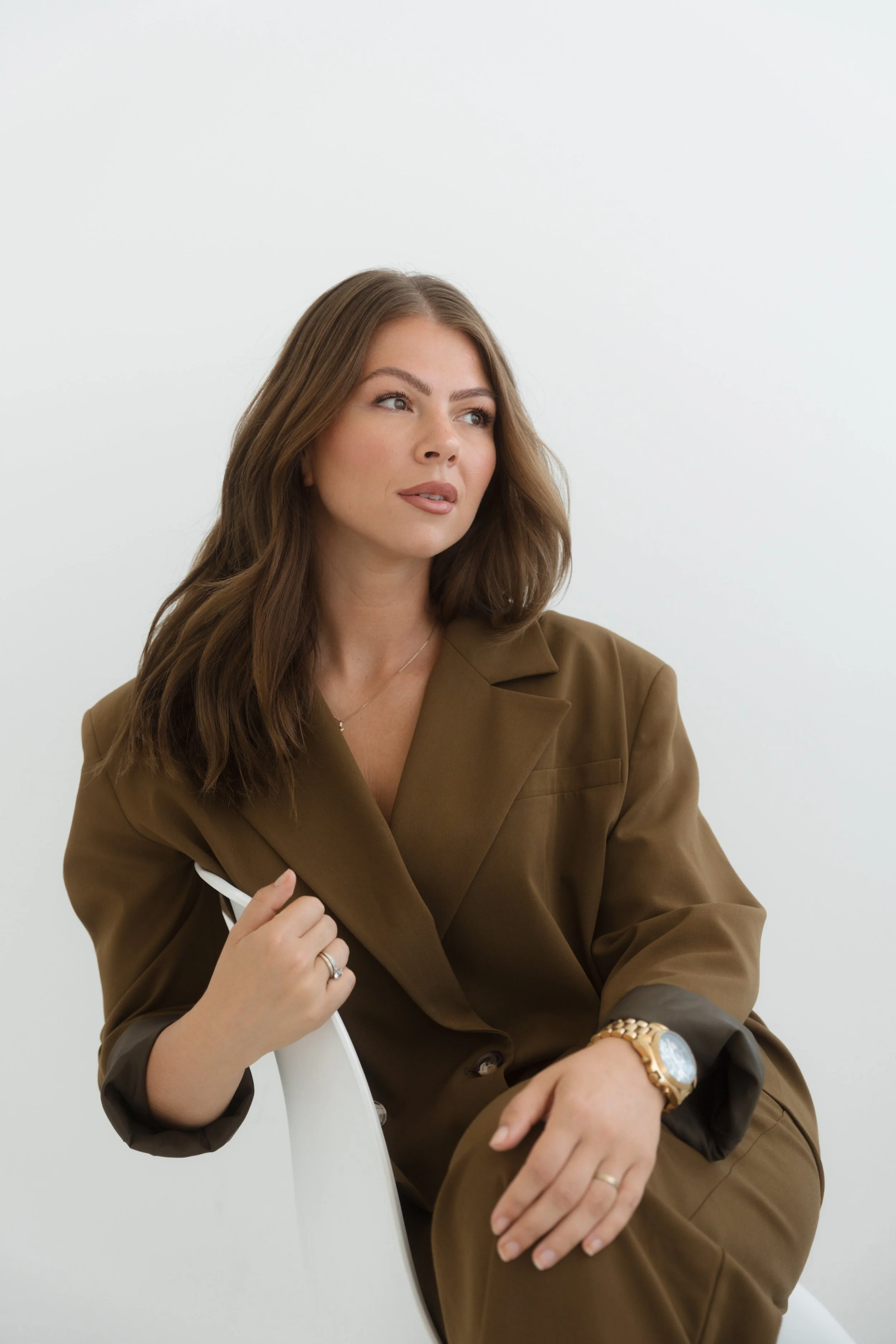 Modern personal branding portrait of a female entrepreneur photographed by Änna Photography. Branding Shooting Stuttgart, Business Shooting Stuttgart 