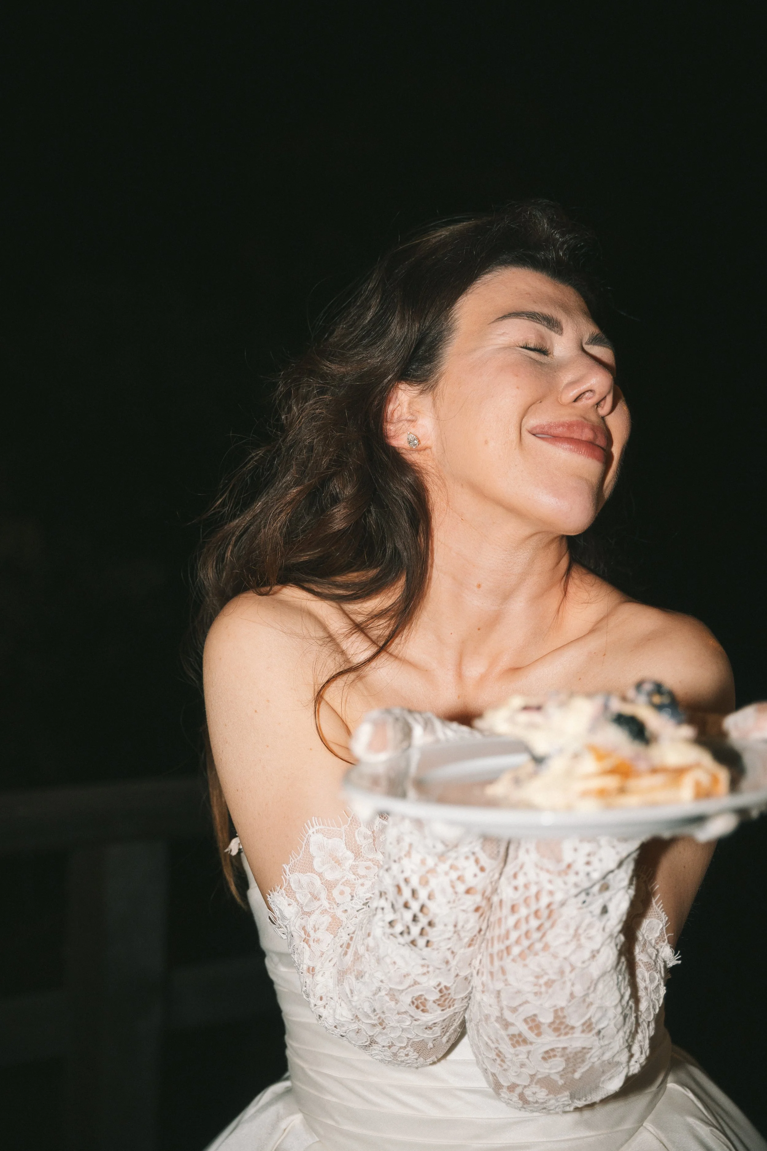 Joyful bridal moment during the wedding celebration, captured by Europe wedding photographer Änna Photography.