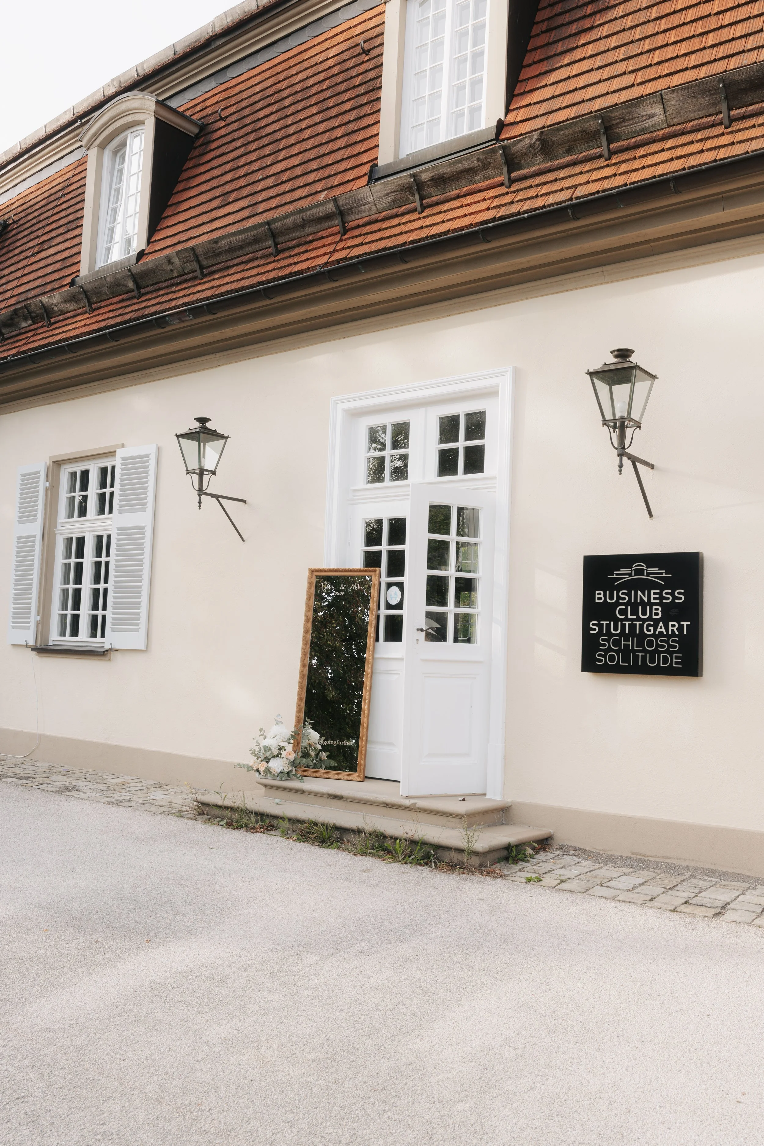 Charming wedding venue in the Stuttgart area for an intimate and elegant celebration.